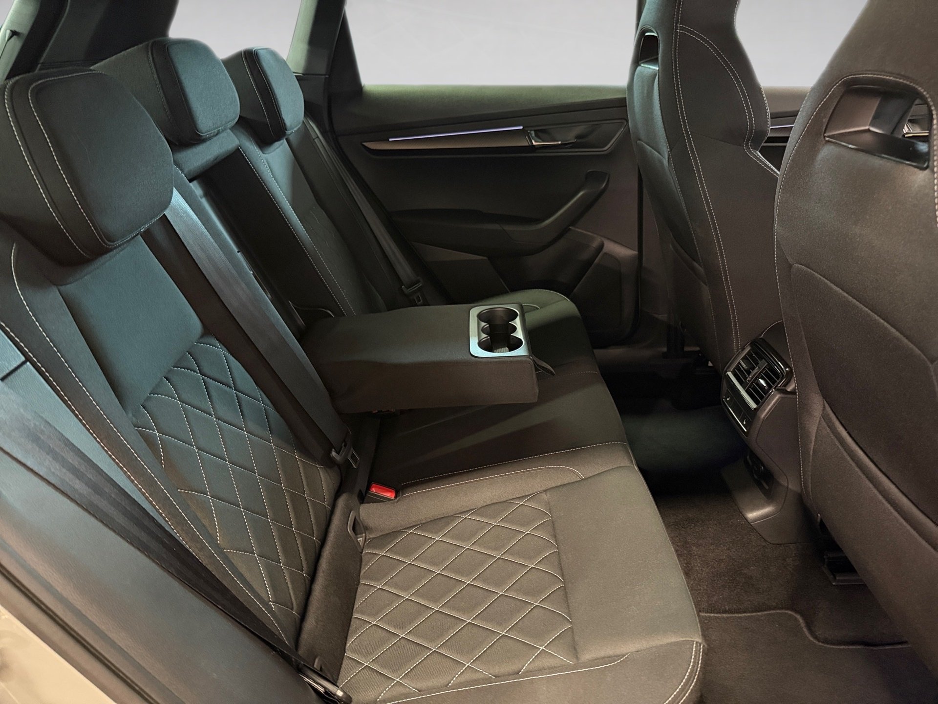 Karoq 2.0 TDI Sportline 4x4 DSG Matrix Navi ACC AHK RFK