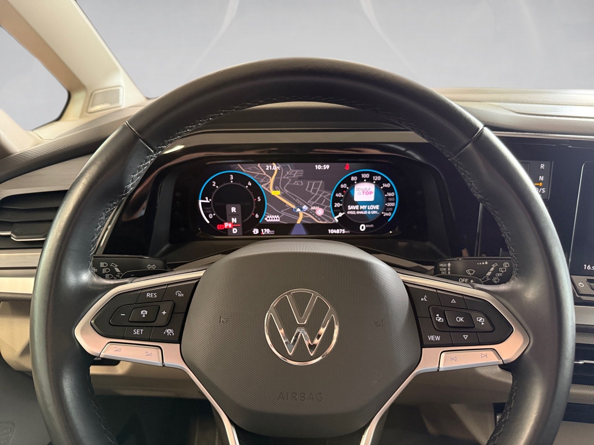 T7 Multivan 2.0 TDI Life DSG Lang 7 Sitzer Matrix Navi ACC RFK