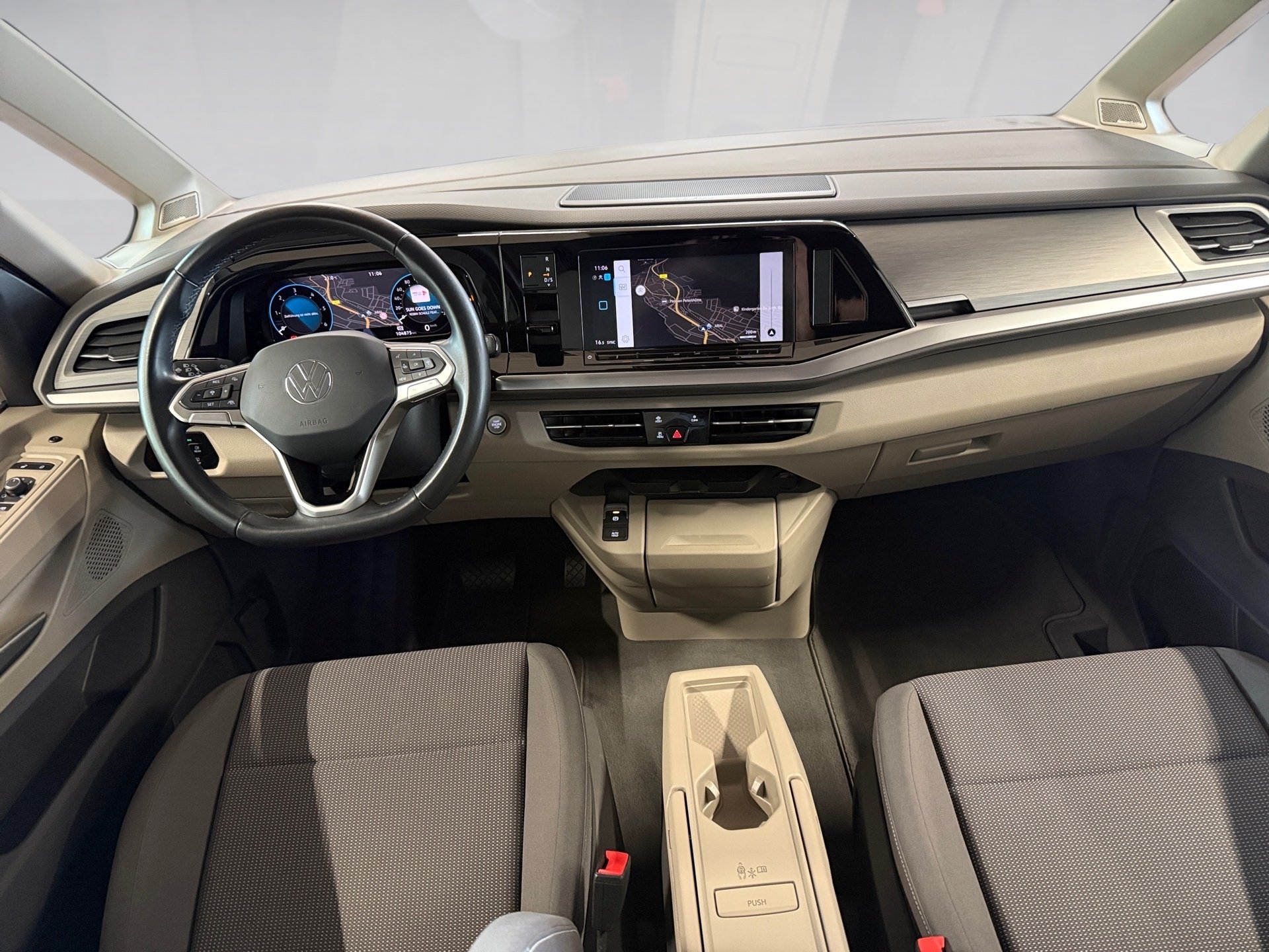T7 Multivan 2.0 TDI Life DSG Lang 7 Sitzer Matrix Navi ACC RFK