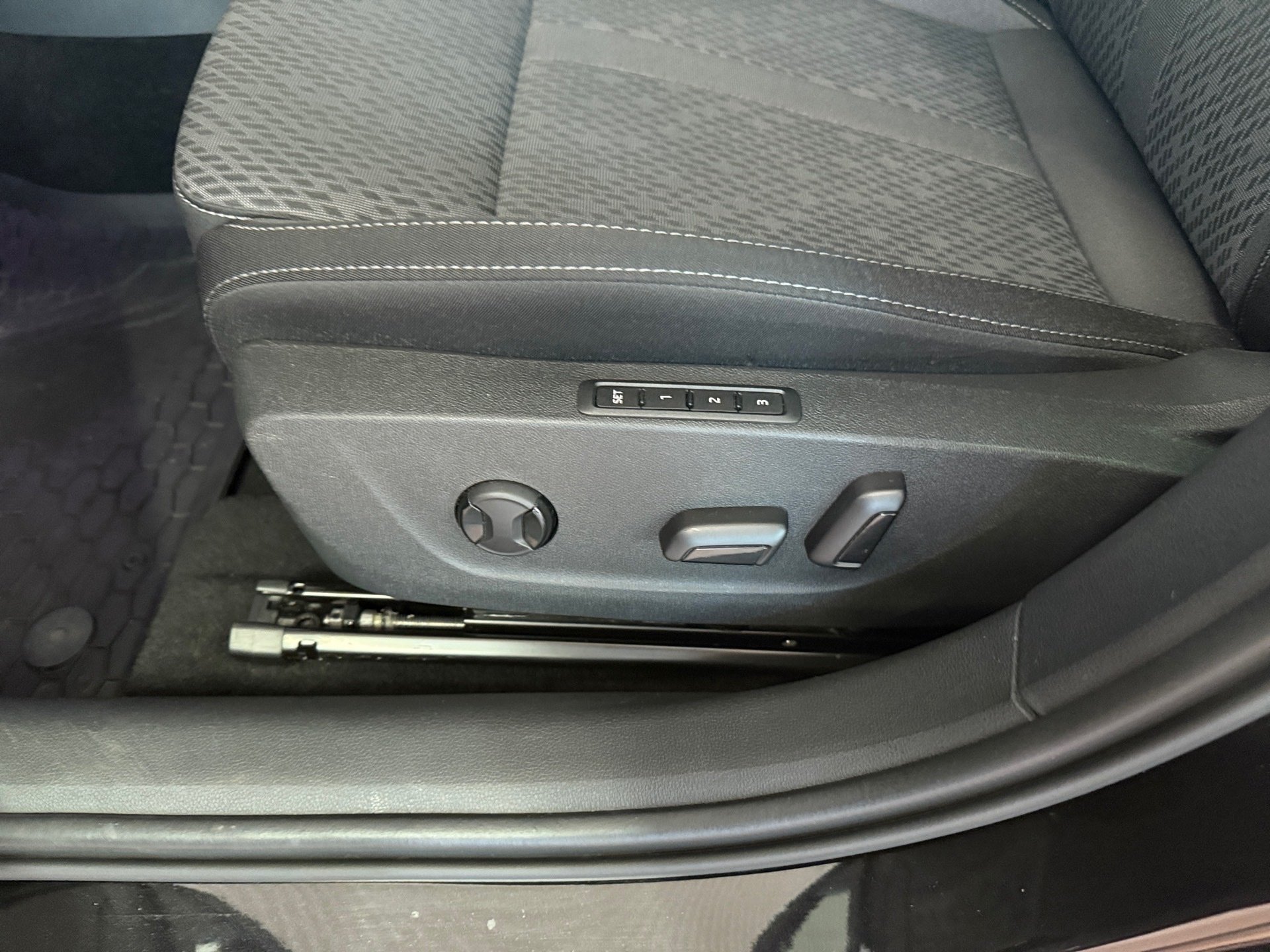 Octavia Combi 2.0 TDI Style DSG LED Navi ACC HuD