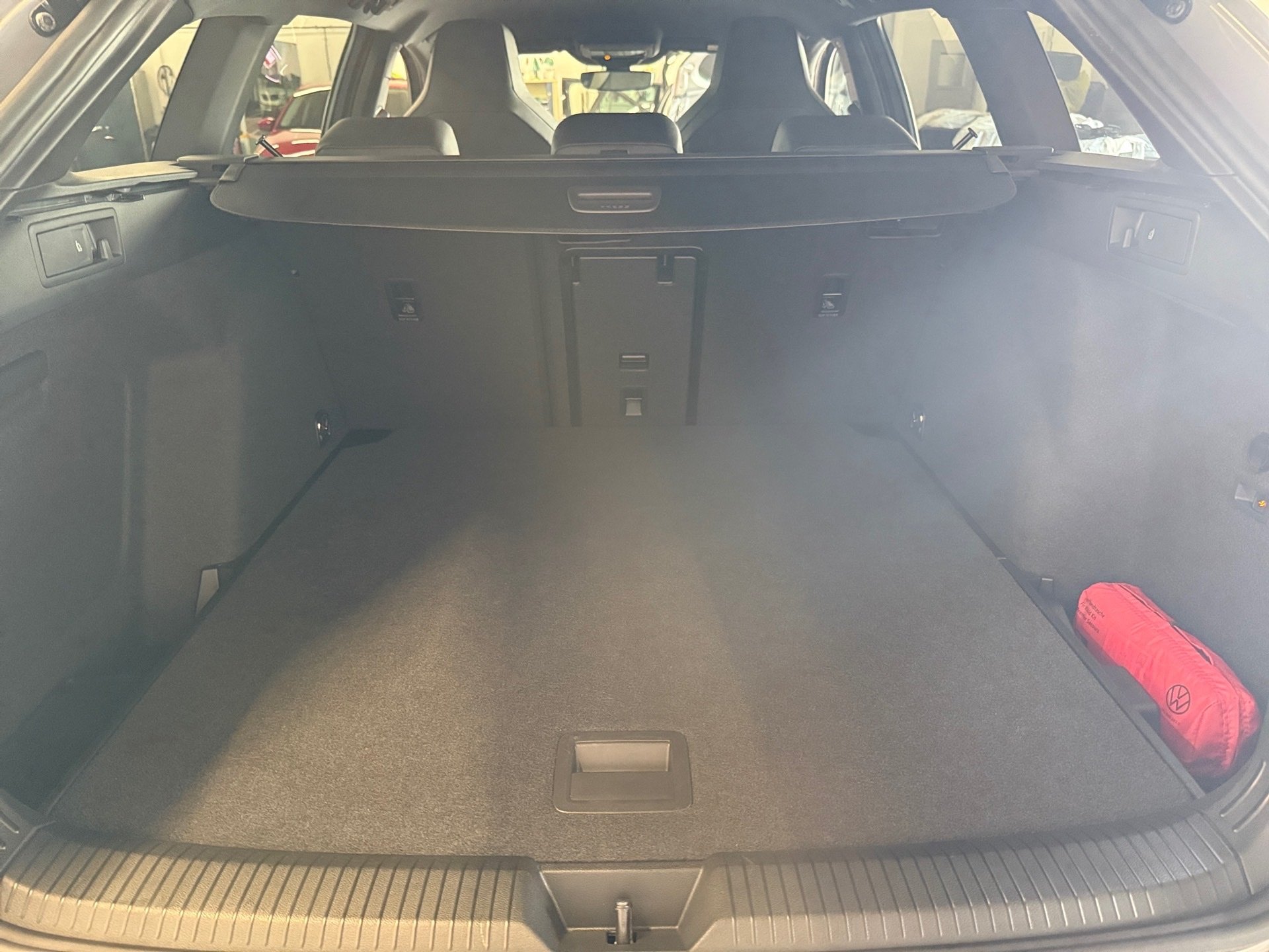 Golf Variant 1.5 eTSI R-Line DSG BlackStyle Matrix HuD AHK