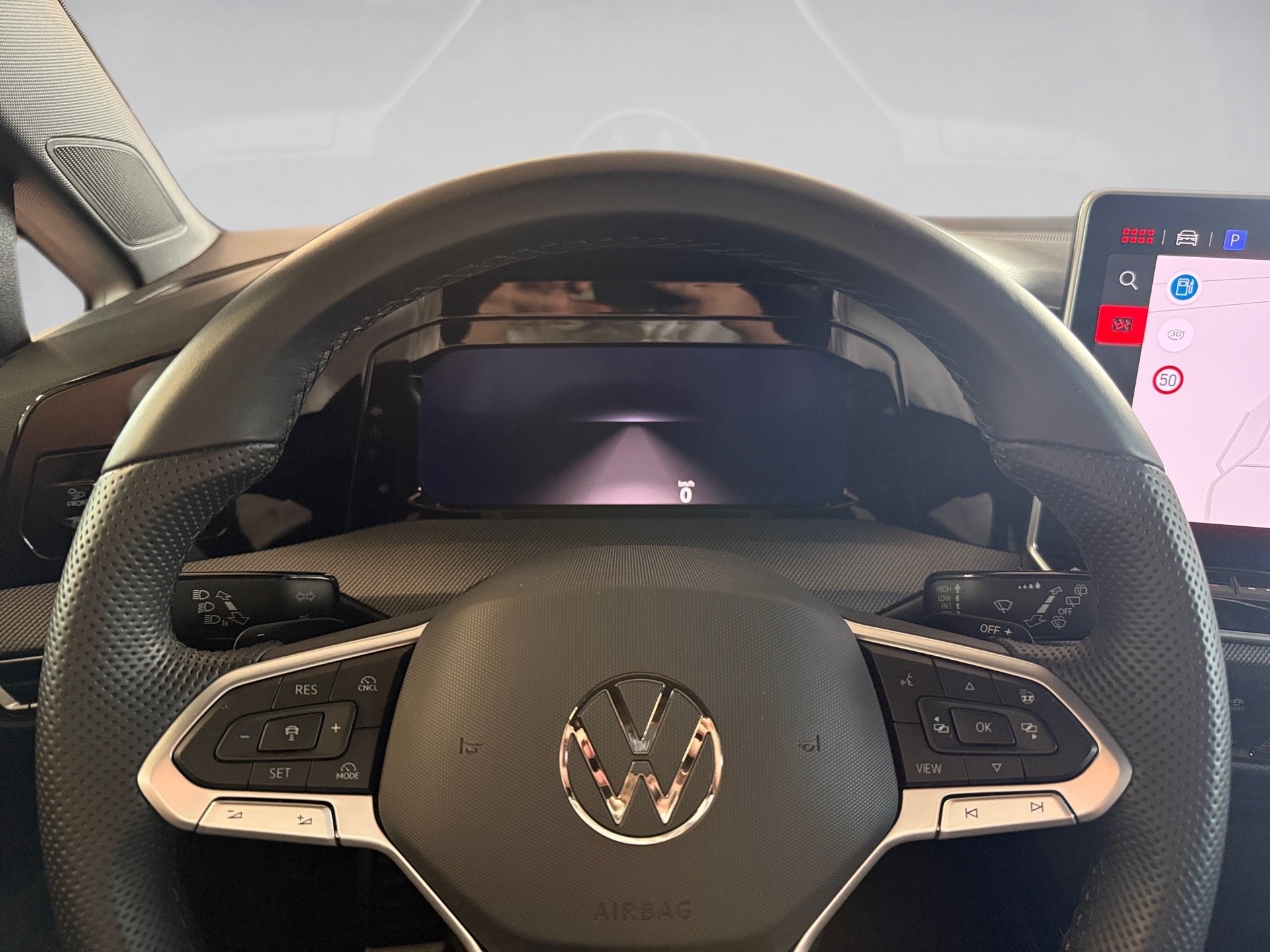 Golf Variant 1.5 eTSI R-Line DSG BlackStyle Matrix HuD AHK