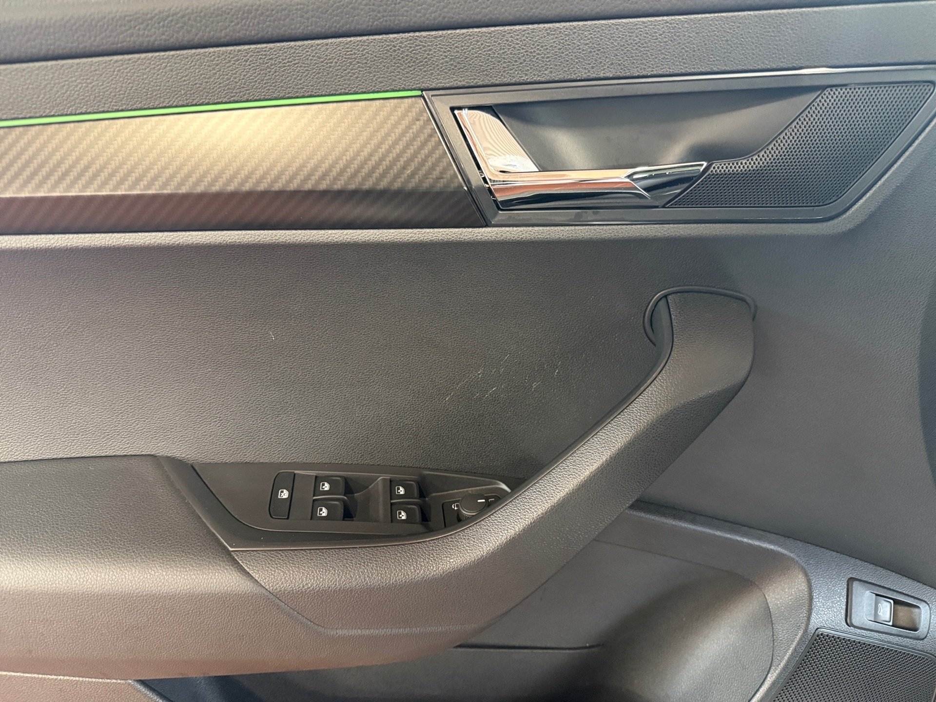 Karoq 2.0 TSI Sportline 4x4 DSG Matrix Navi ACC Pano AHK