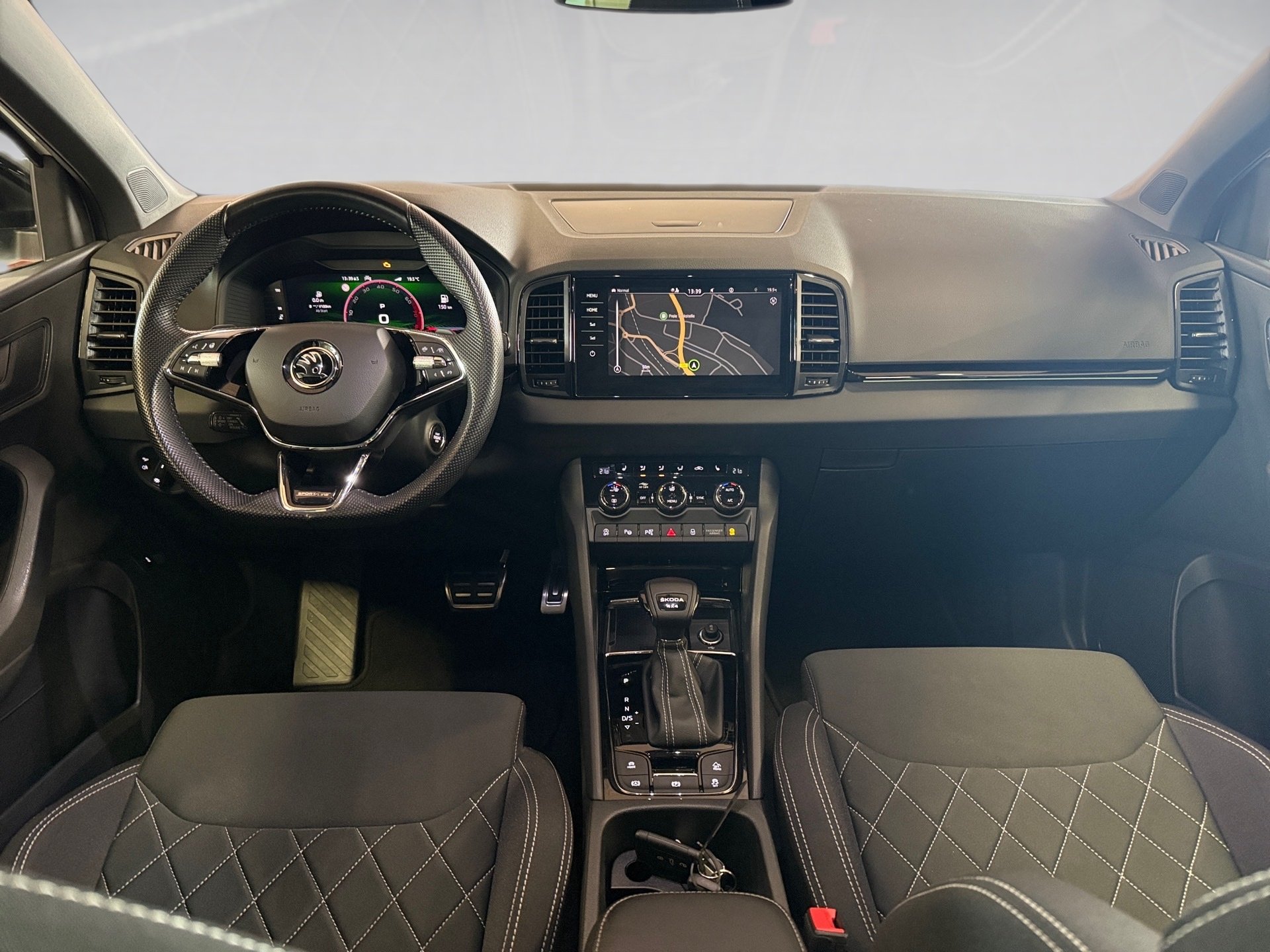 Karoq 2.0 TSI Sportline 4x4 DSG Matrix Navi ACC Pano AHK