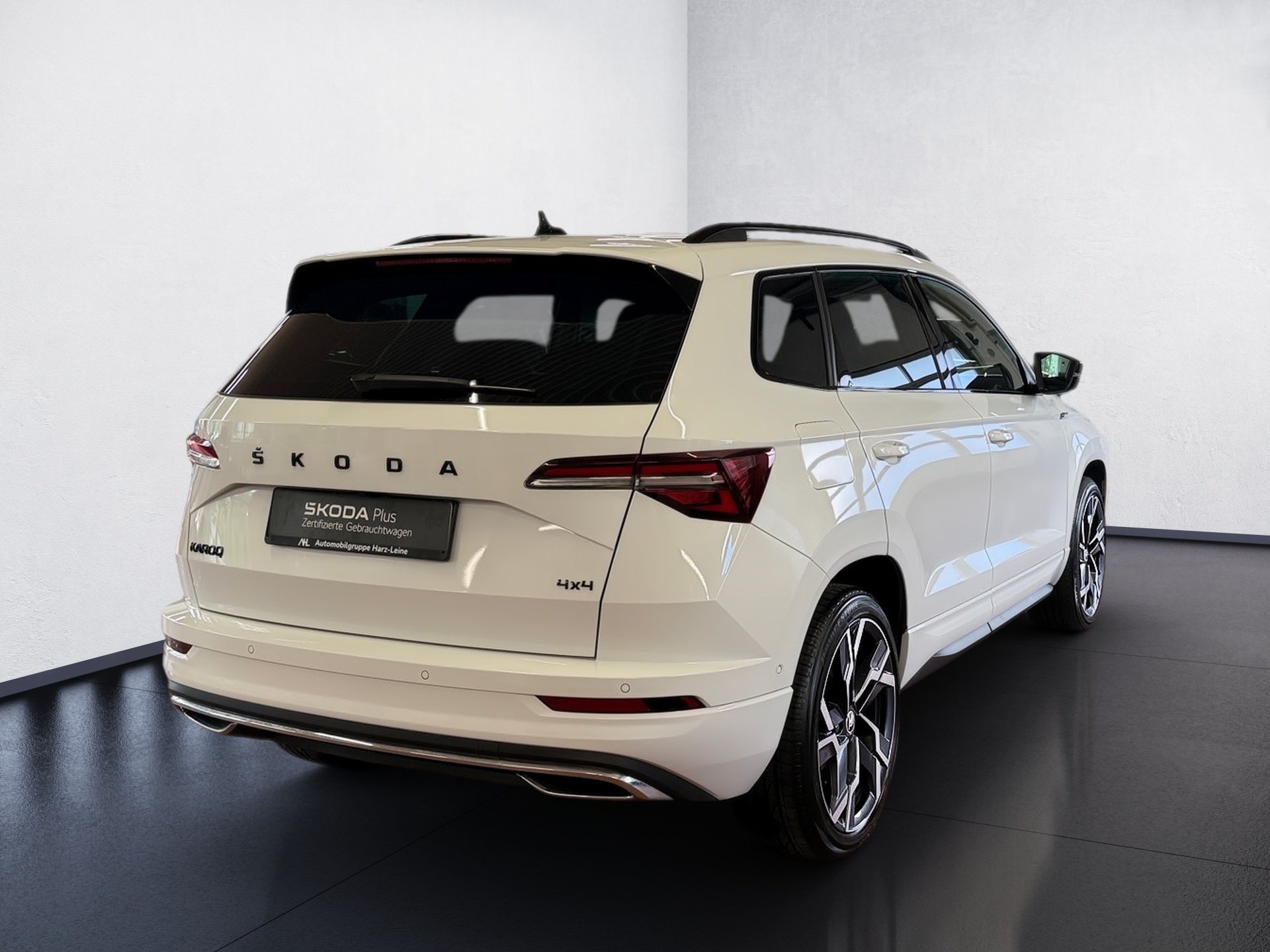 Karoq 2.0 TSI Sportline 4x4 DSG Matrix Navi ACC Pano AHK