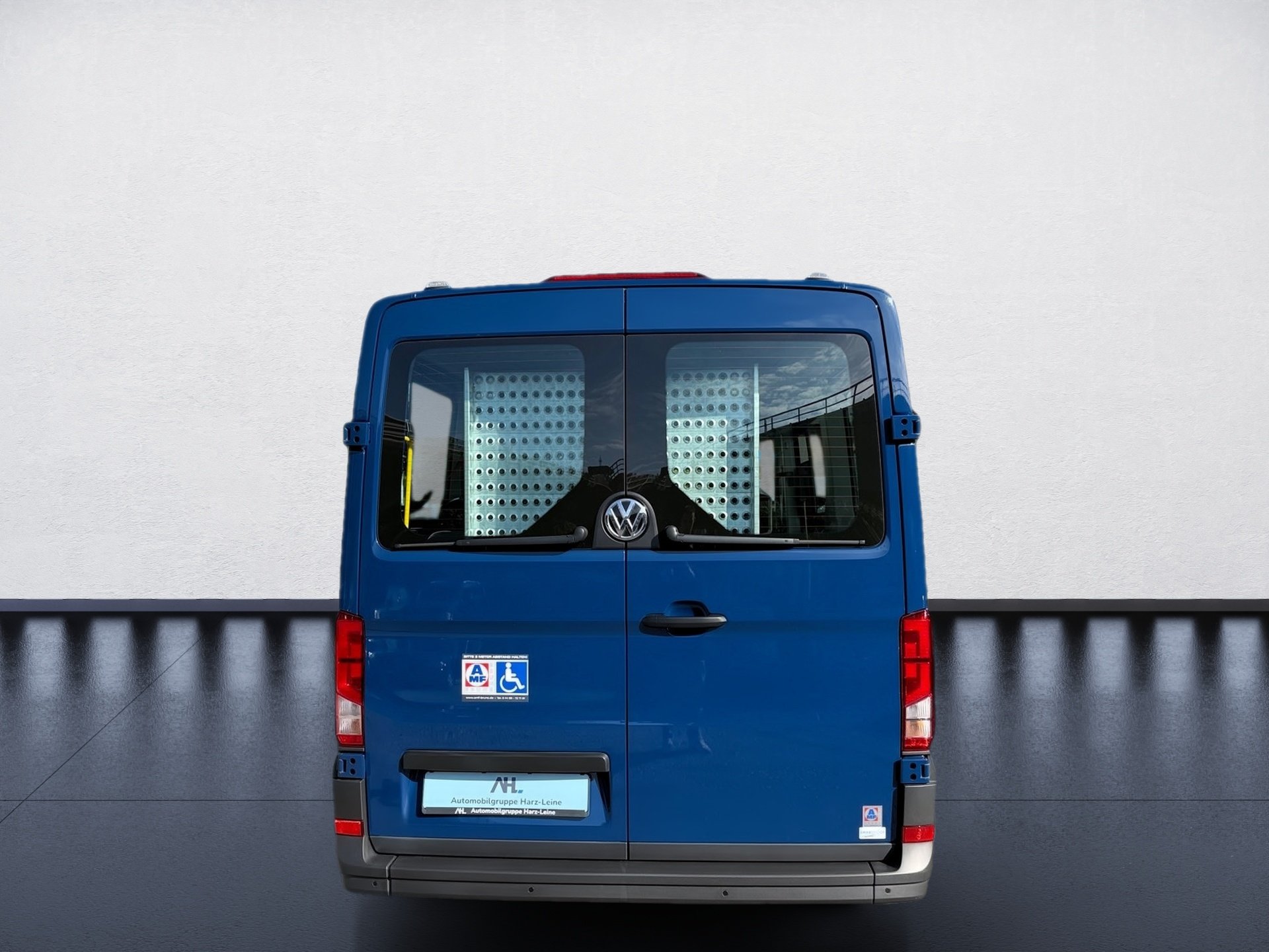 Crafter Kasten mittlerer Radstand 2.0 TDI 8-Sitzer Klima PDC v+h Rollstuhlrampe