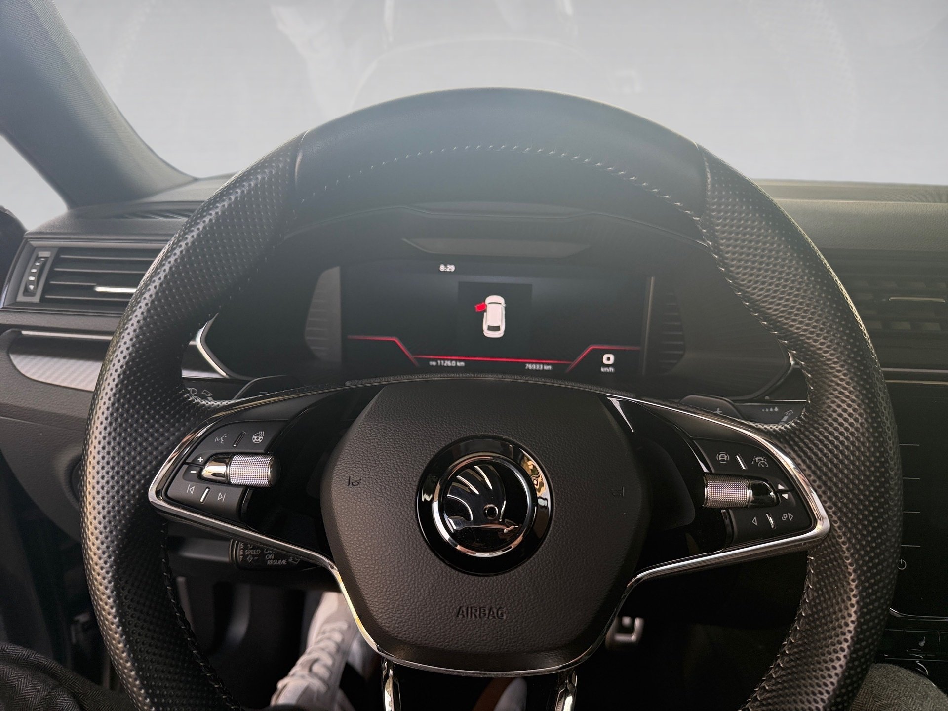 Superb Combi 2.0 TDI Sportline DSG LED Navi ACC Pano Standhzg.