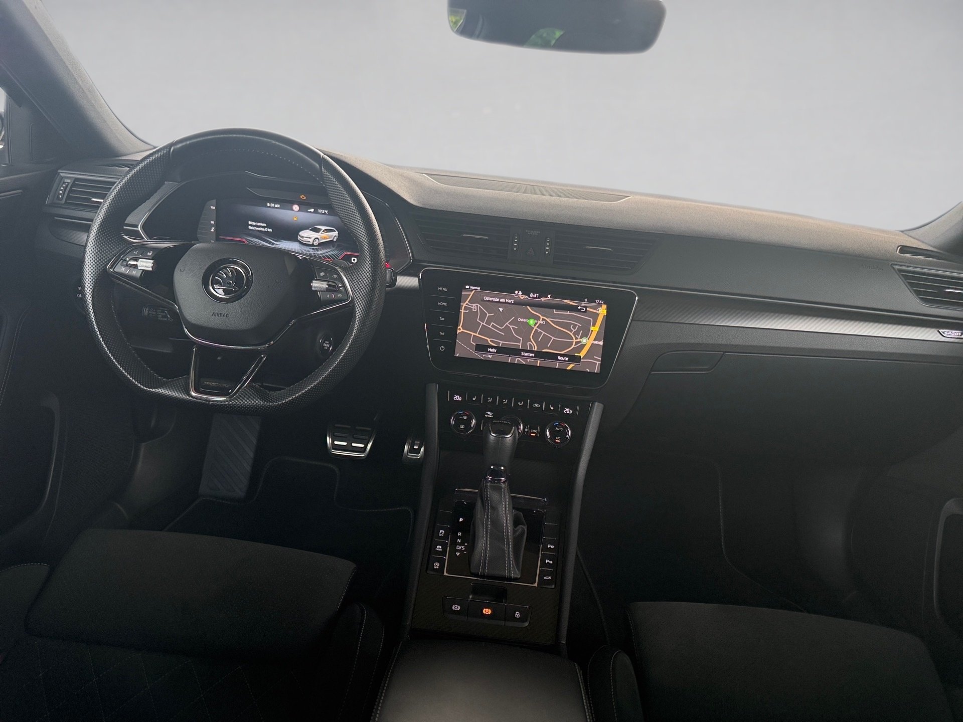 Superb Combi 2.0 TDI Sportline DSG LED Navi ACC Pano Standhzg.