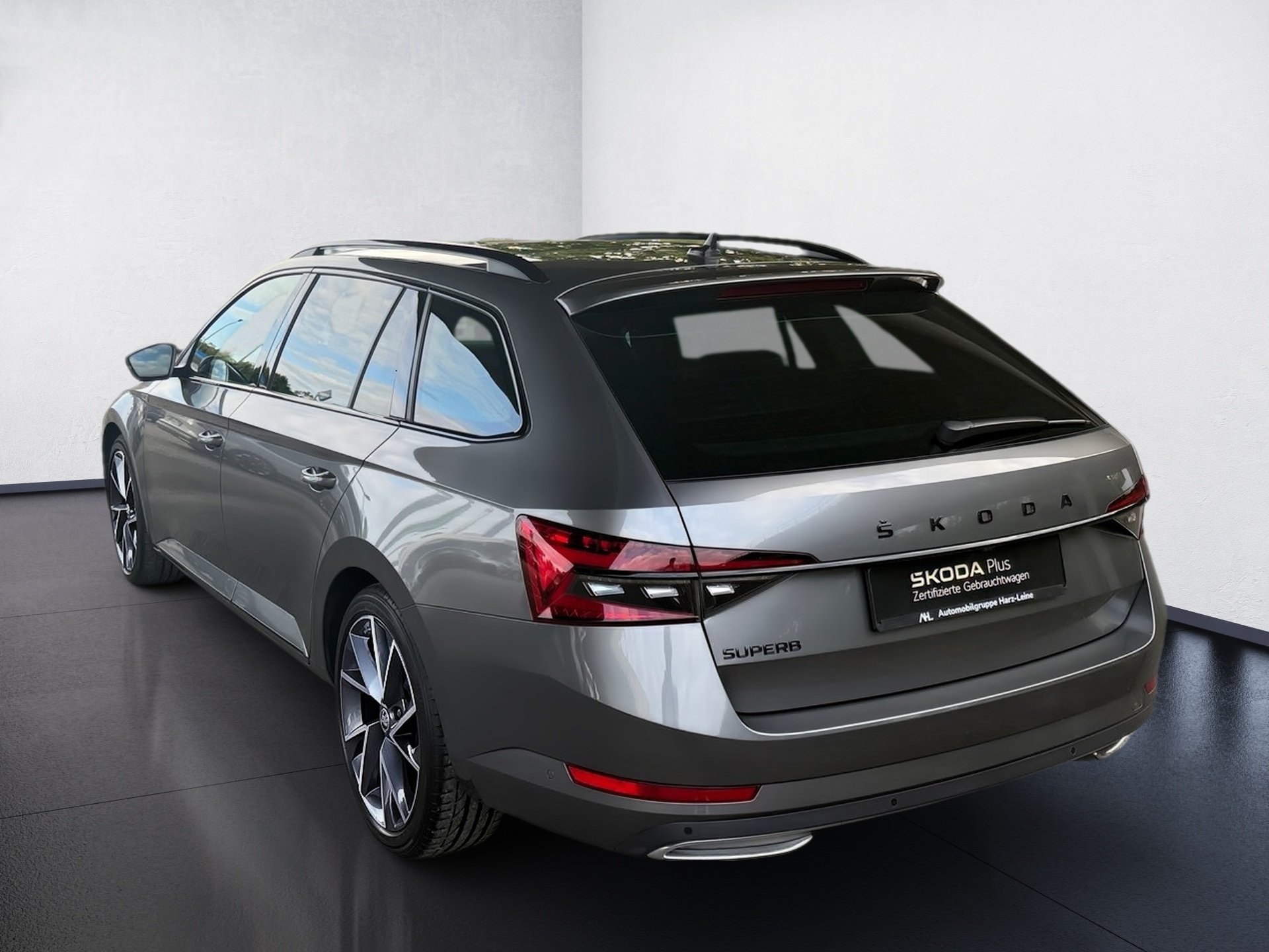 Superb Combi 2.0 TDI Sportline DSG LED Navi ACC Pano Standhzg.