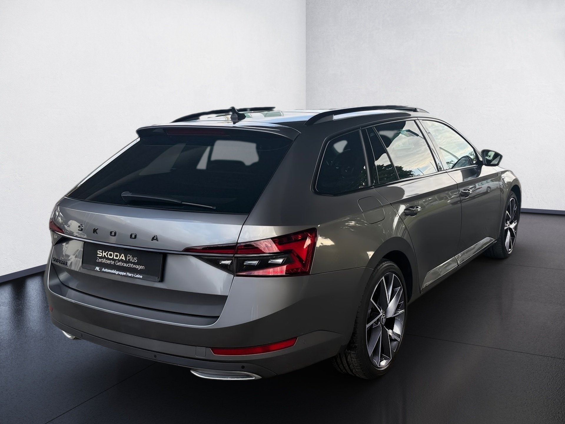 Superb Combi 2.0 TDI Sportline DSG LED Navi ACC Pano Standhzg.