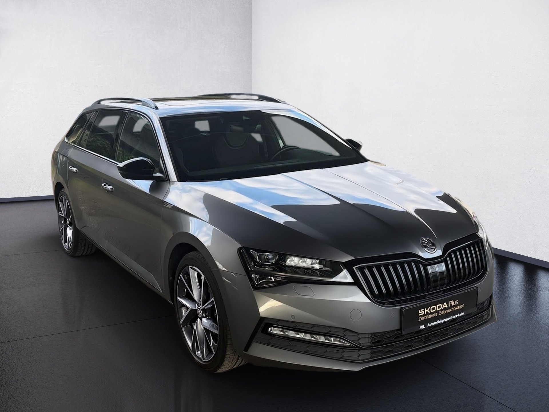Superb Combi 2.0 TDI Sportline DSG LED Navi ACC Pano Standhzg.