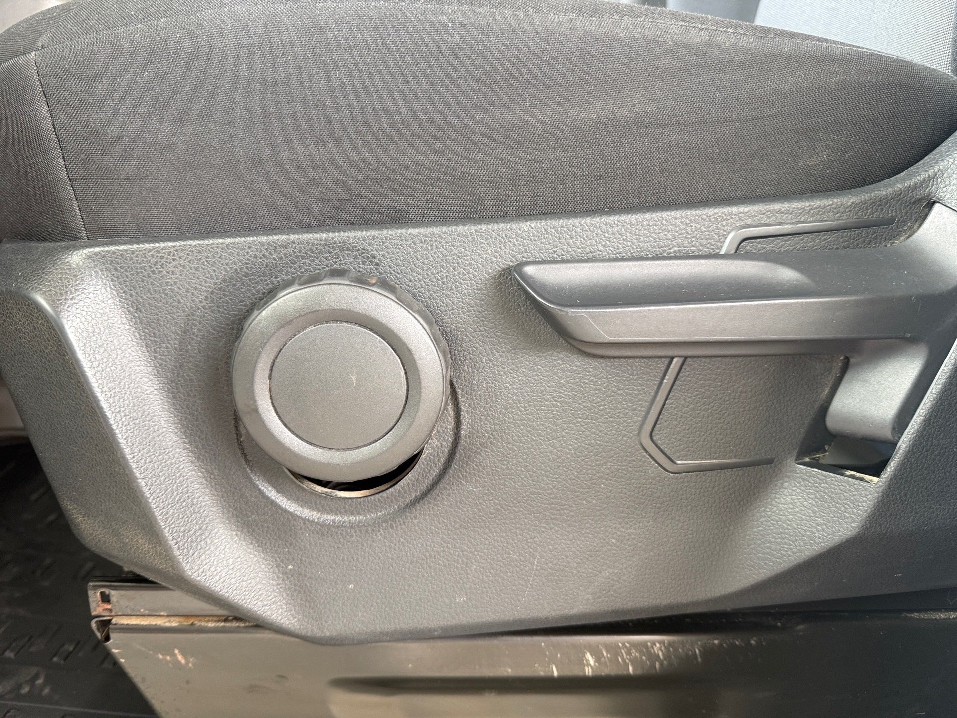 Crafter 35 Doka Pritsche 2.0 TDI Klima AHK Bluetooth