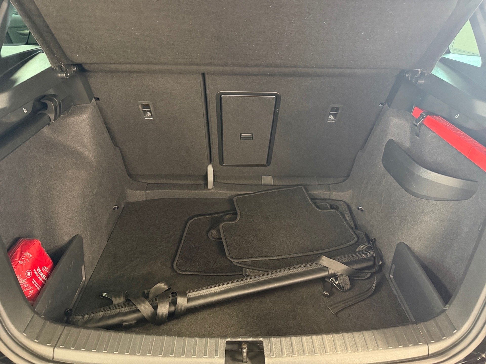 Karoq 1.5 TSI Sportline DSG Matrix Navi AHK Sportsitze