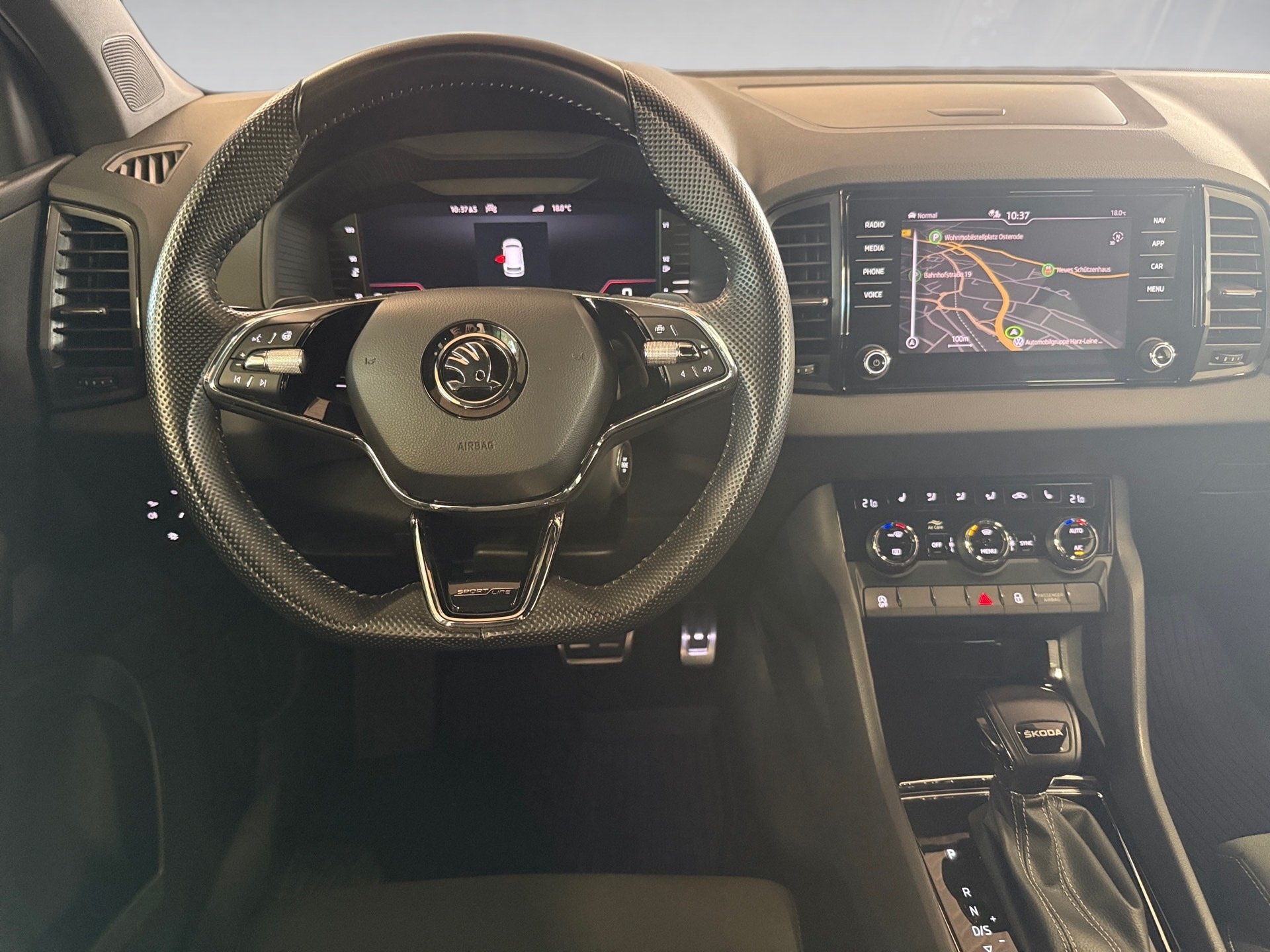 Karoq 1.5 TSI Sportline DSG Matrix Navi AHK Sportsitze