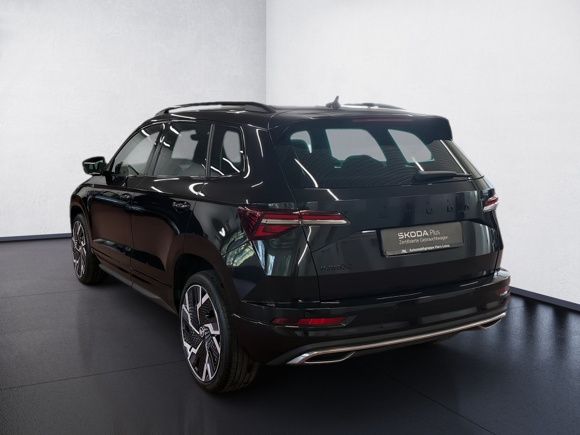 Karoq 1.5 TSI Sportline DSG Matrix Navi AHK Sportsitze