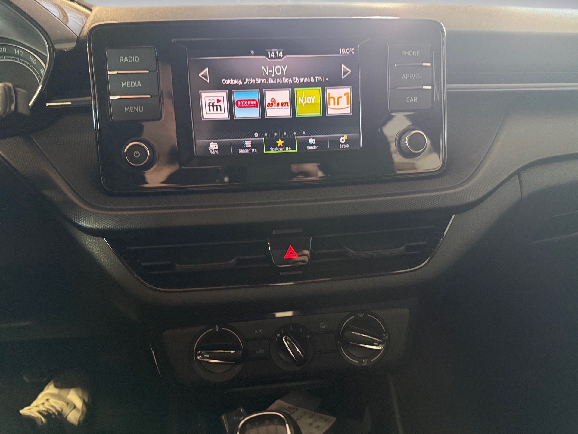 Fabia 1.0 MPI Active Klima LED PDC hinten Kam.