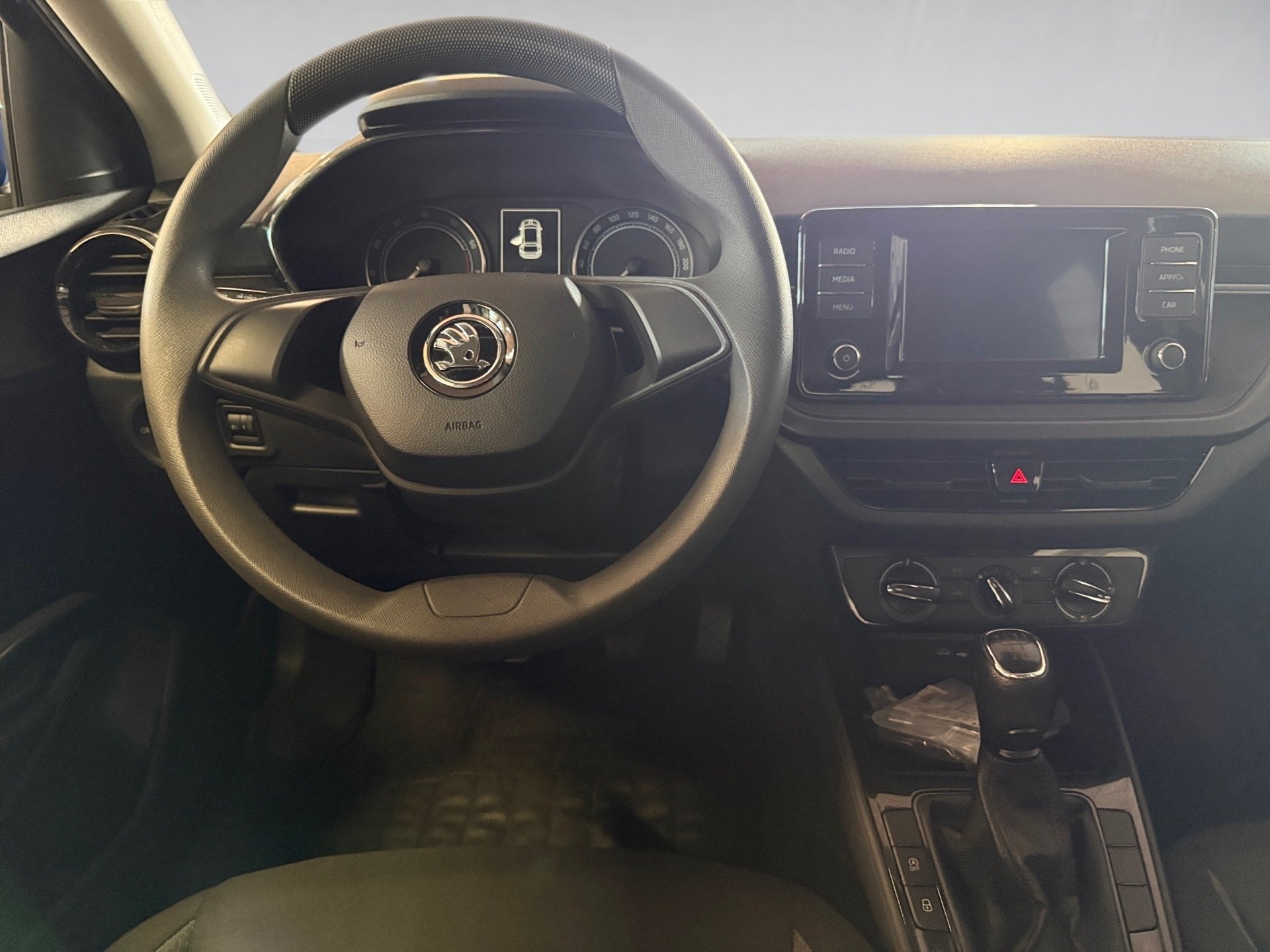 Fabia 1.0 MPI Active Klima LED PDC hinten Kam.