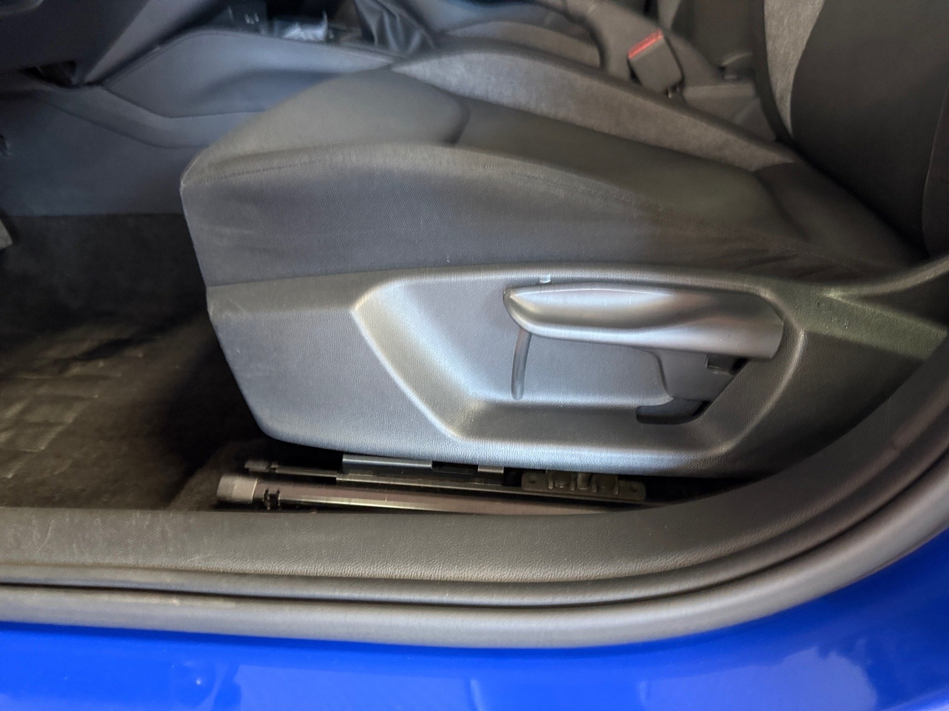 Fabia 1.0 MPI Active Klima LED PDC hinten Kam.