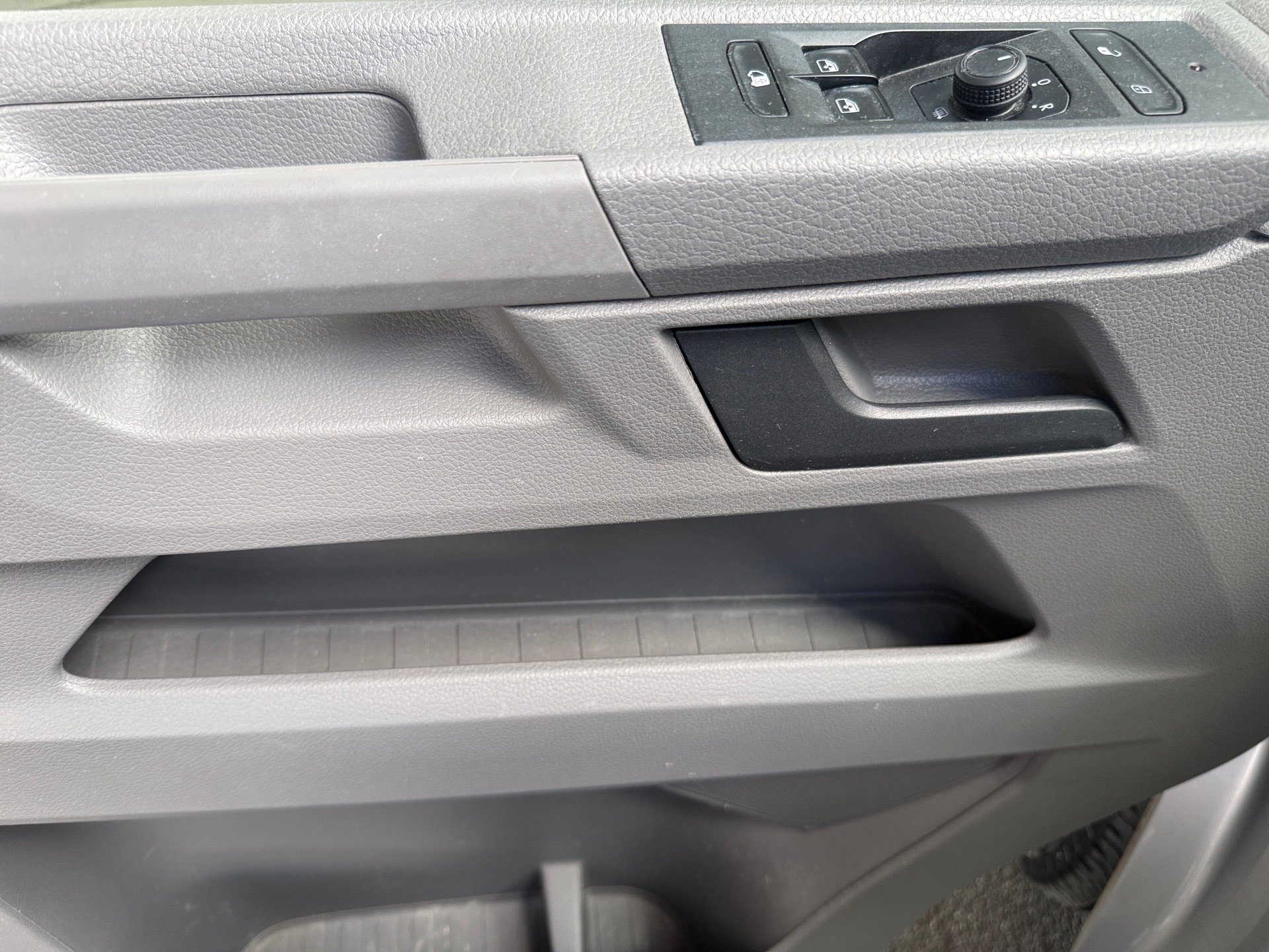 T6.1 Kasten LR 2.0 TDI DSG Klima Navi PDC RFK
