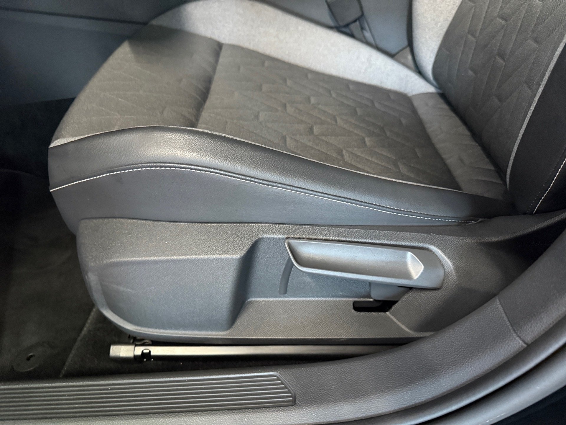 Golf Variant 1.5 eTSI Goal DSG Matrix Navi ACC AHK RFK