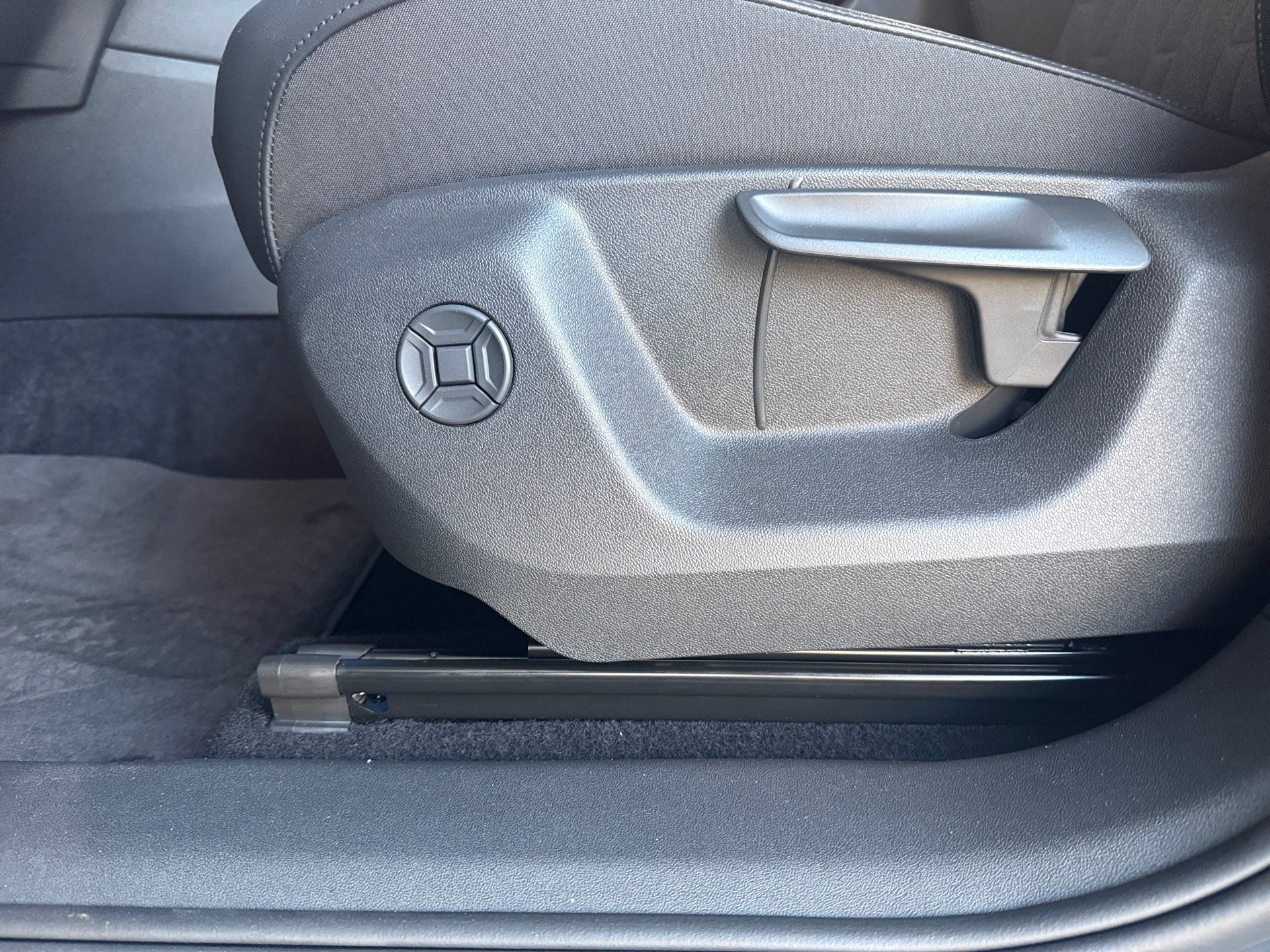 Tiguan 1.5 eHybrid Energy DSG HD-Matrix AHK Navi ACC AreaView
