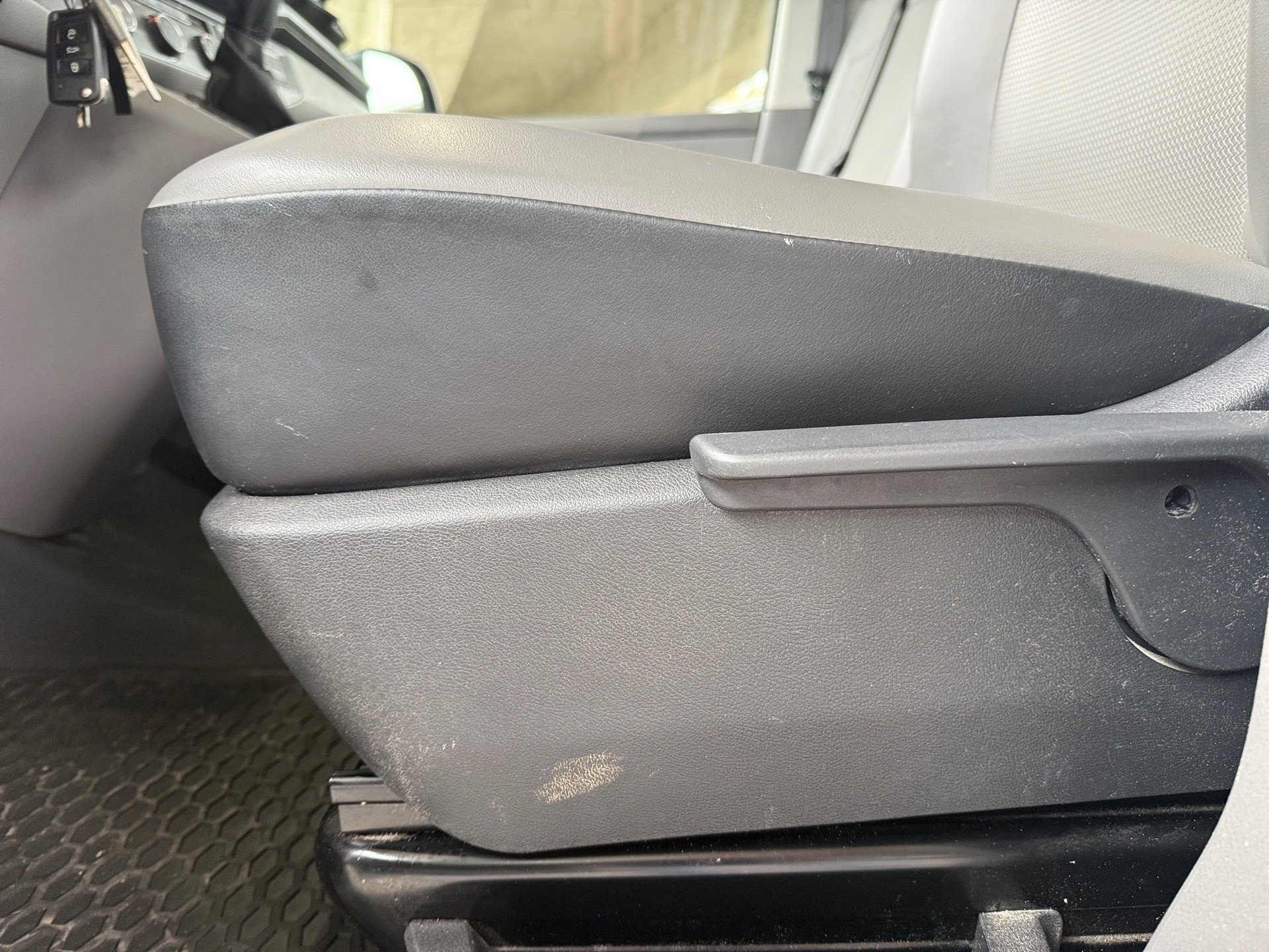 T6.1 Transporter Pritsche LR 2.0 TDI DSG Navi GRA Sitzhzg.