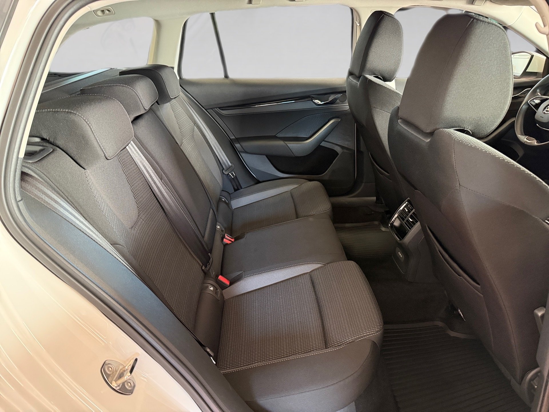 Octavia Combi Ambition 2.0 TDI Ambition DSG LED Navi PDC