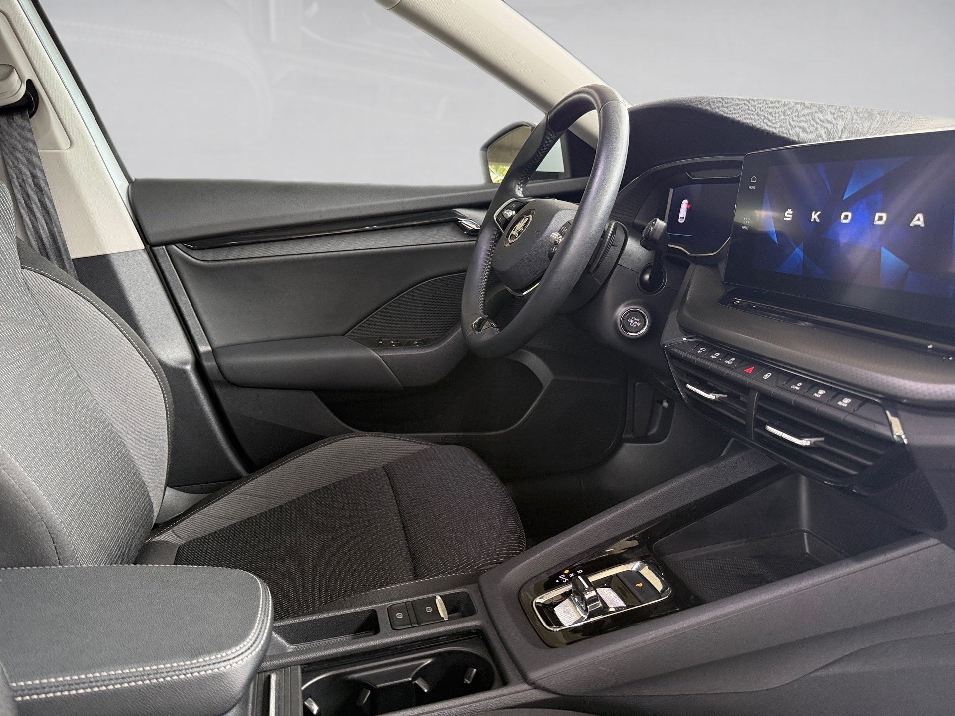 Octavia Combi 2.0 TDI Ambition DSG AHK Pano Navi ACC SmartLink