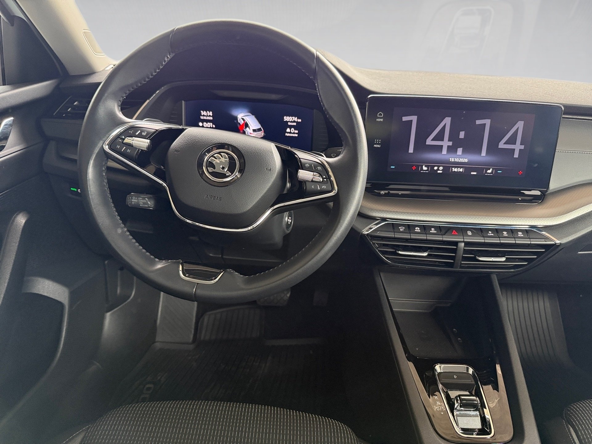 Octavia Combi 2.0 TDI Ambition DSG AHK Pano Navi ACC SmartLink
