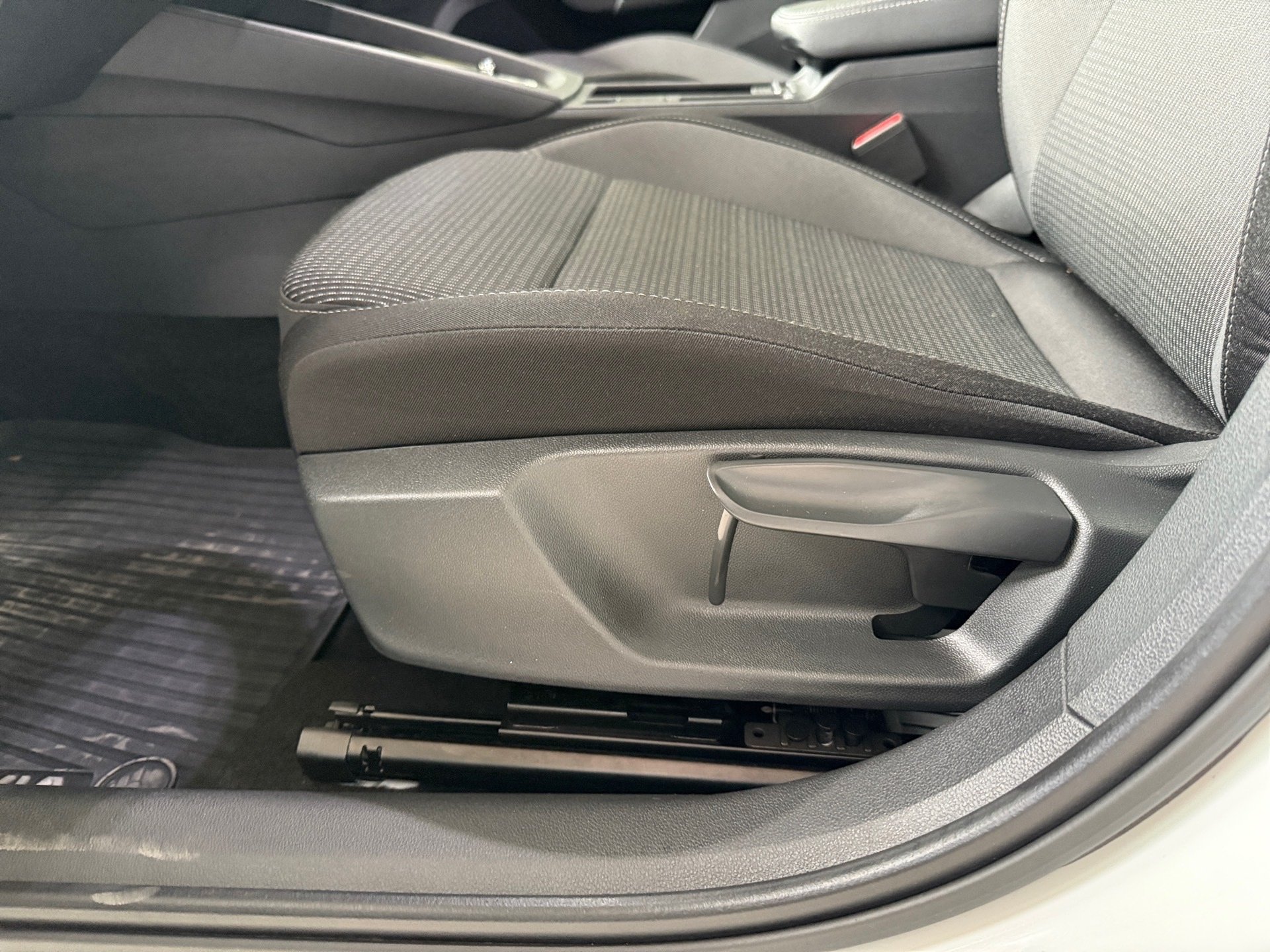 Octavia Combi 2.0 TDI Ambition DSG AHK Pano Navi ACC SmartLink