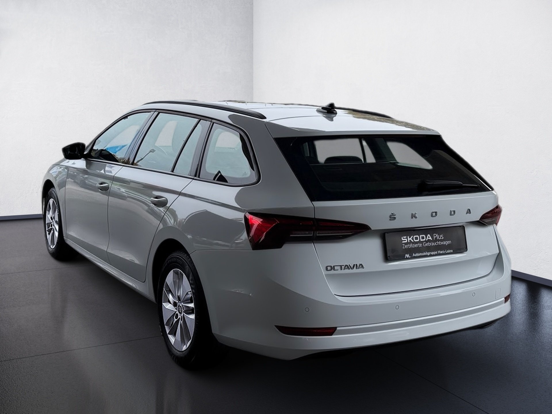 Octavia Combi 2.0 TDI Ambition DSG AHK Pano Navi ACC SmartLink