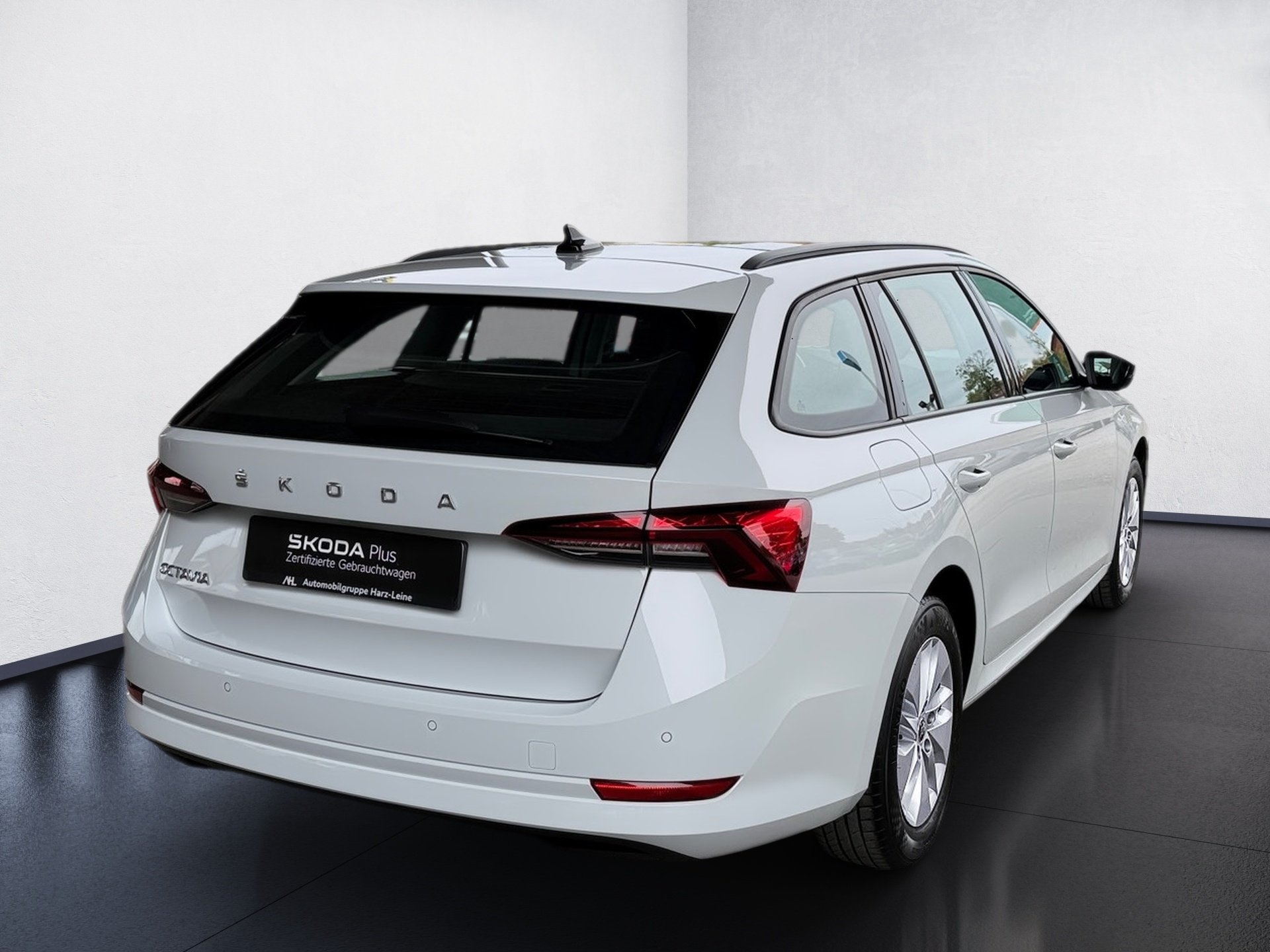 Octavia Combi 2.0 TDI Ambition DSG AHK Pano Navi ACC SmartLink