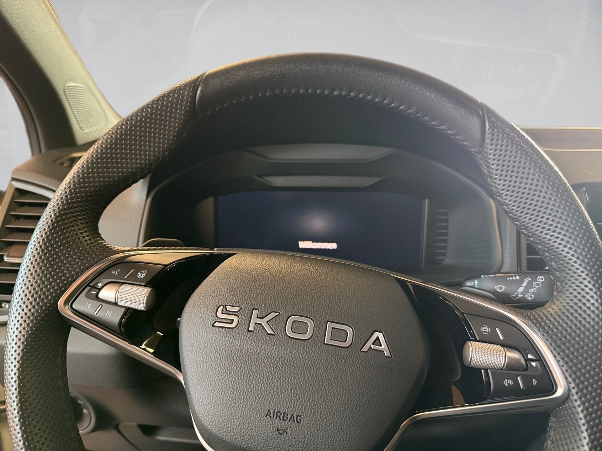 Karoq 2.0 TSI Sportline 4x4 DSG Matrix DCC GRA SmartLink
