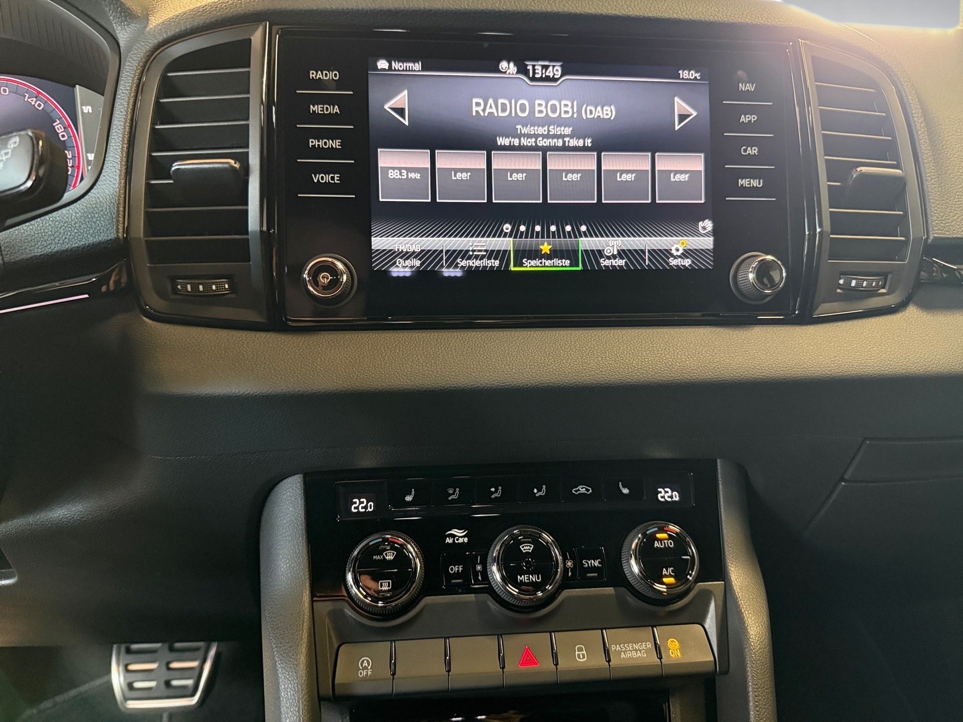 Karoq 2.0 TSI Sportline 4x4 DSG Matrix DCC GRA SmartLink