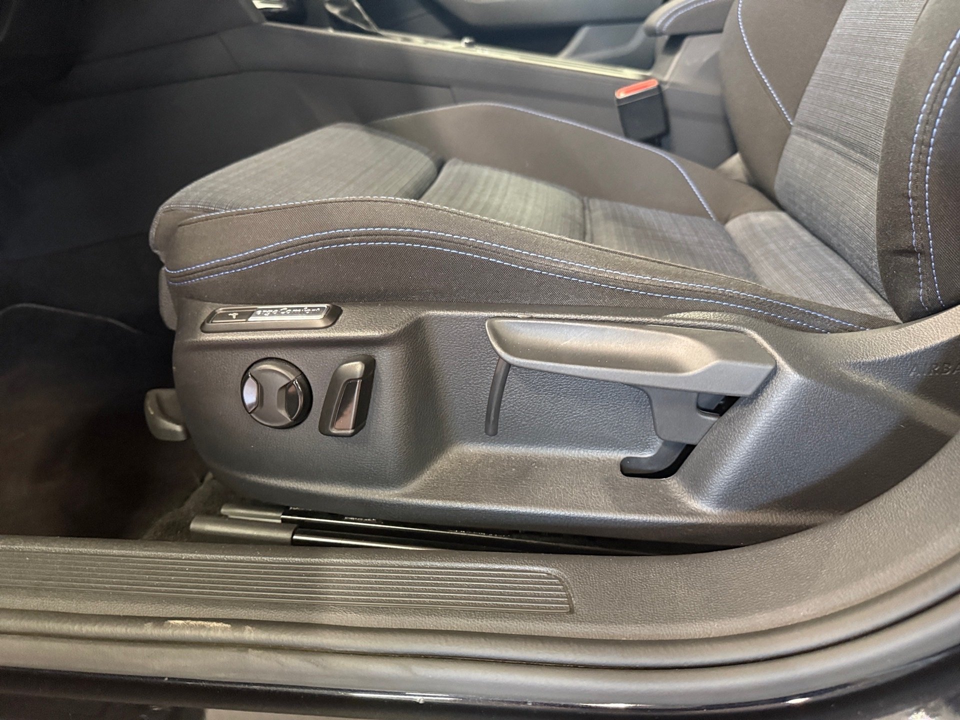 Passat Variant GTE 1.4 TSI DSG LED Navi ACC AHK RFK