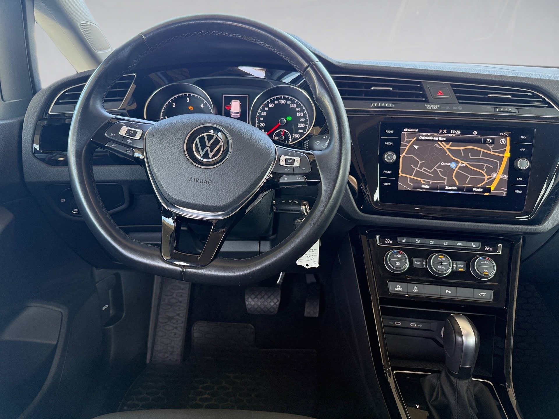 Touran 2.0 TDI R-Line DSG LED Navi ACC PDC ACC