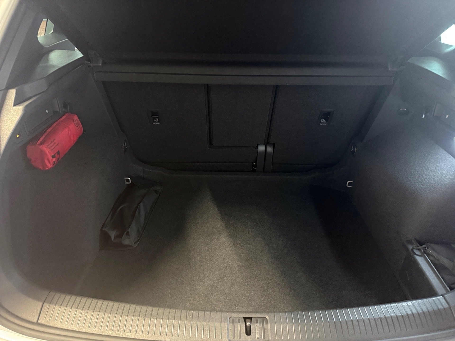 Tiguan 2.0 TDI R-Line 4M DSG LED Navi ACC AHK RFK