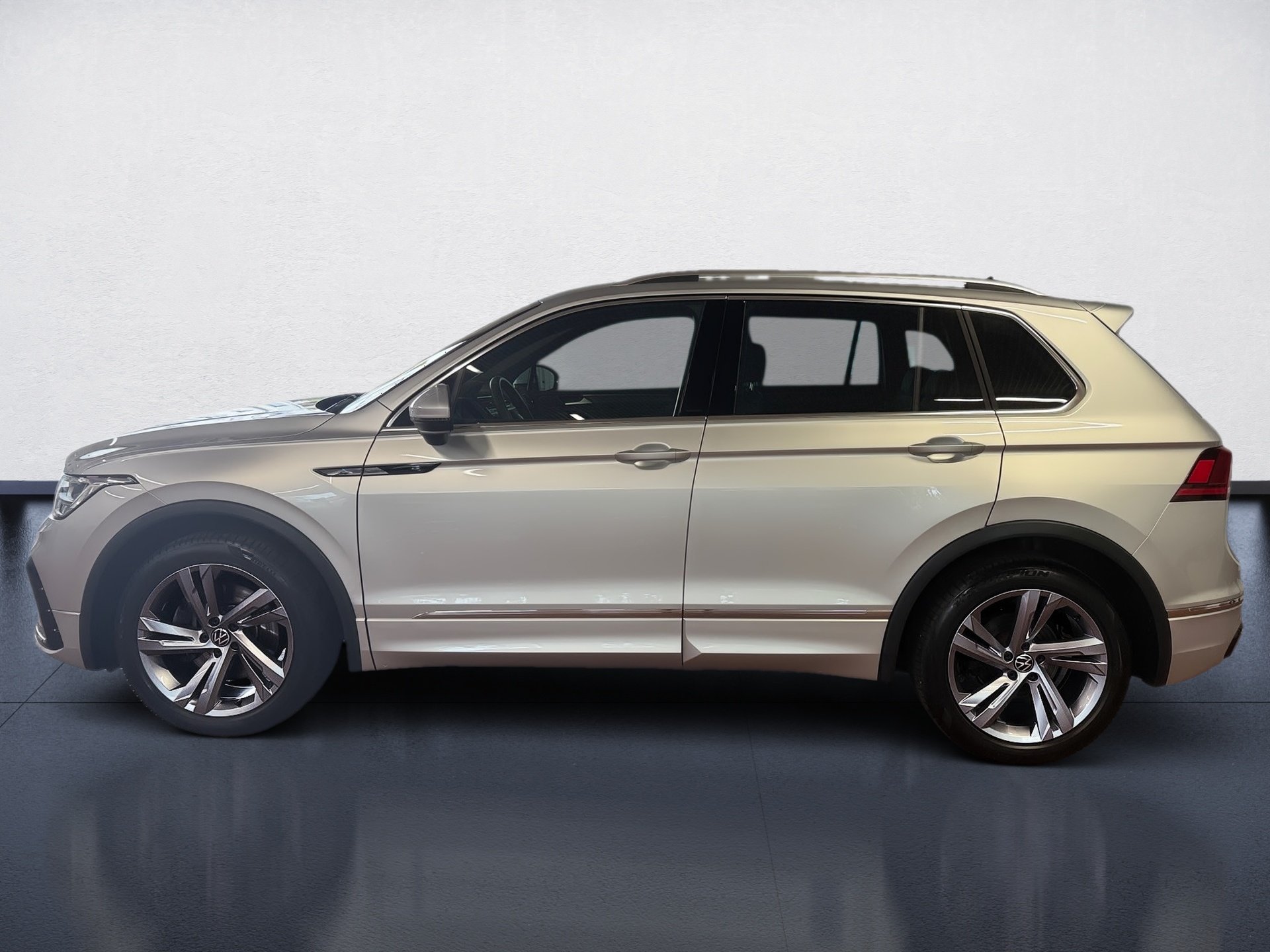 Tiguan 2.0 TDI R-Line 4M DSG LED Navi ACC AHK RFK