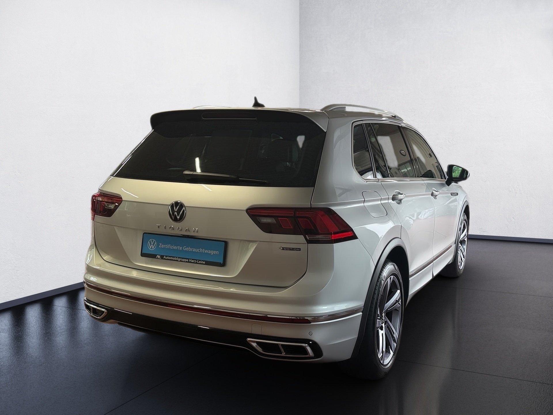 Tiguan 2.0 TDI R-Line 4M DSG LED Navi ACC AHK RFK
