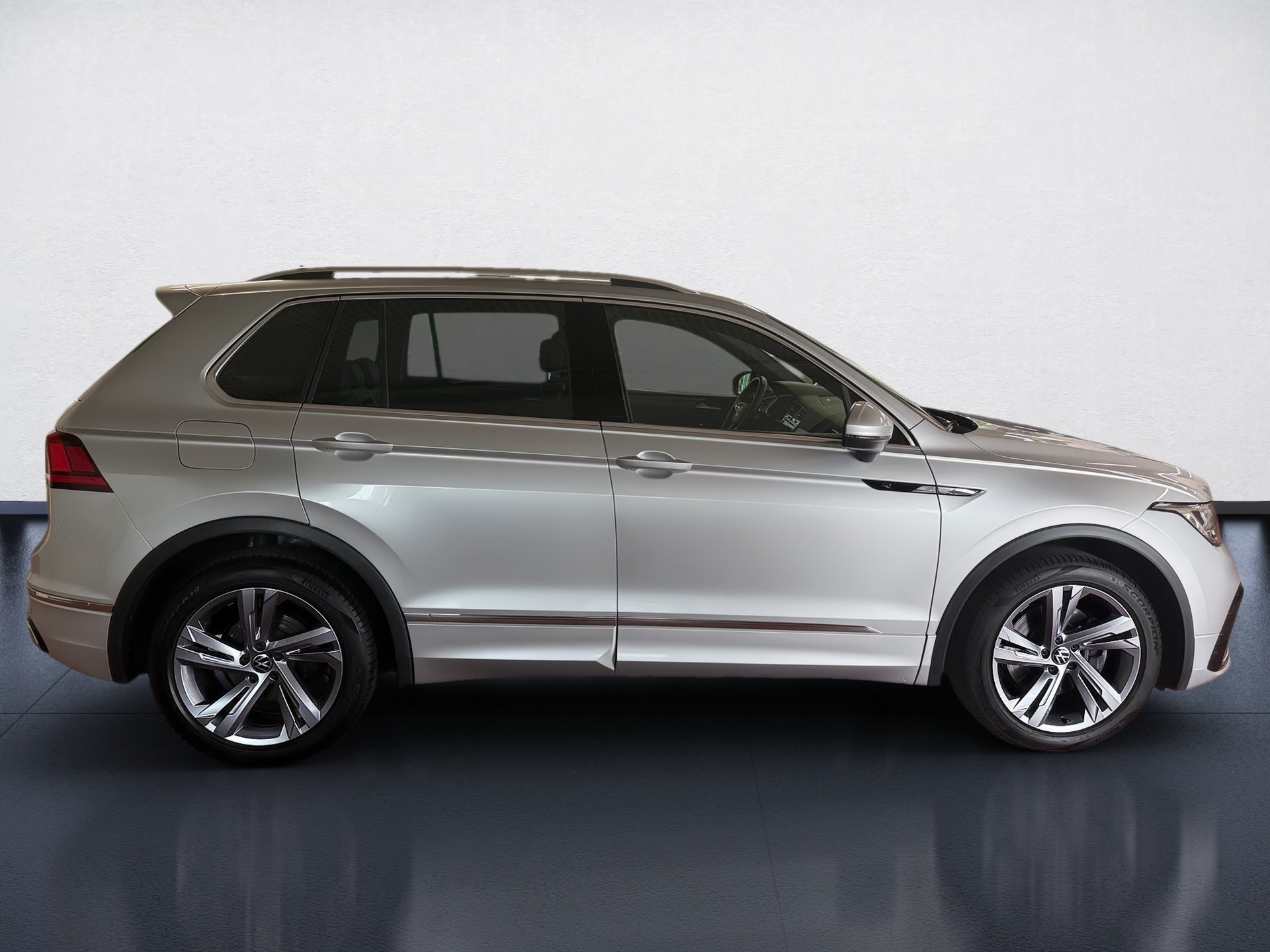 Tiguan 2.0 TDI R-Line 4M DSG LED Navi ACC AHK RFK