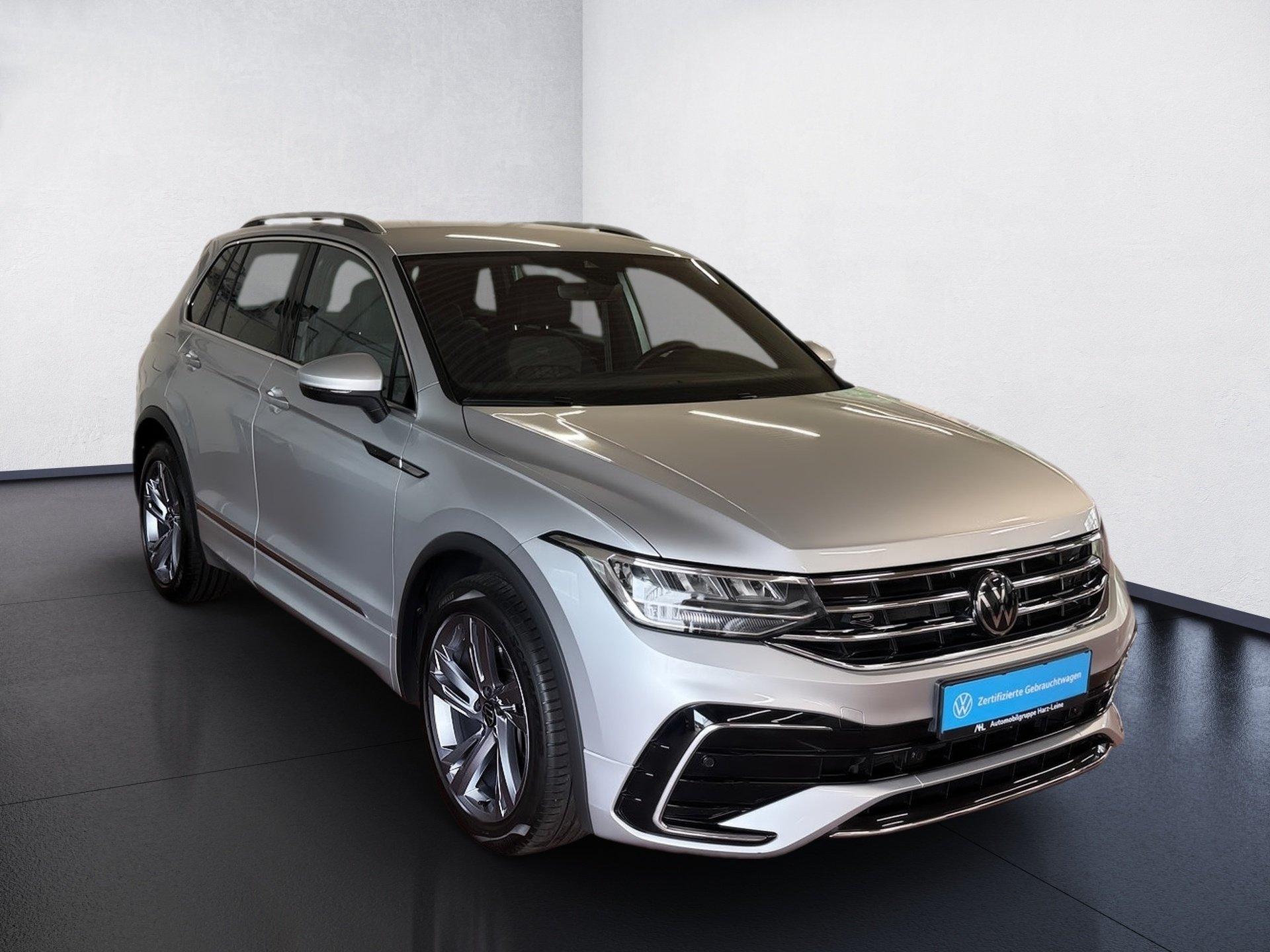 Tiguan 2.0 TDI R-Line 4M DSG LED Navi ACC AHK RFK