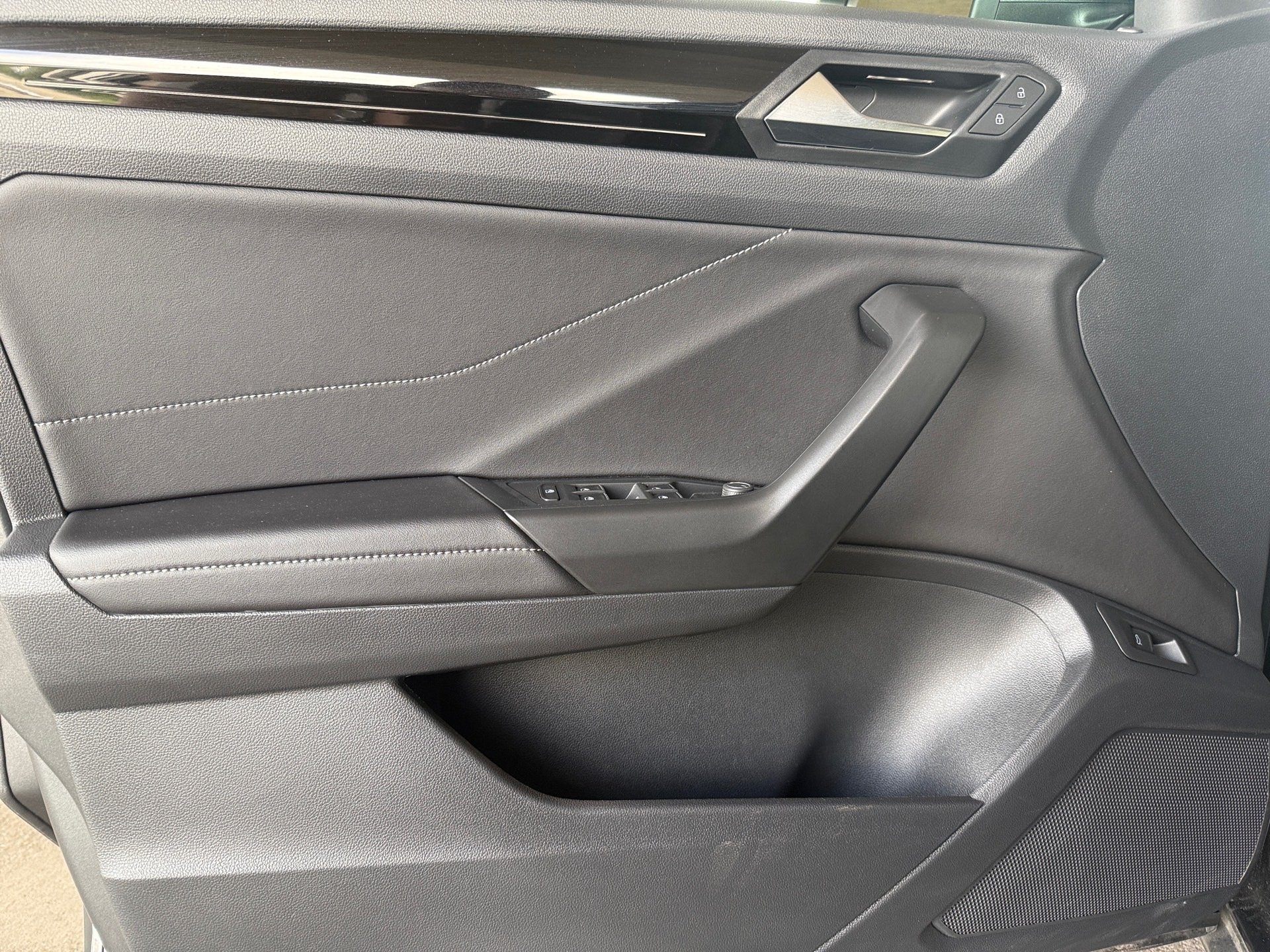 T-Roc 2.0 TSI R-Line 4M DSG Matrix Navi ACC Pano RFK