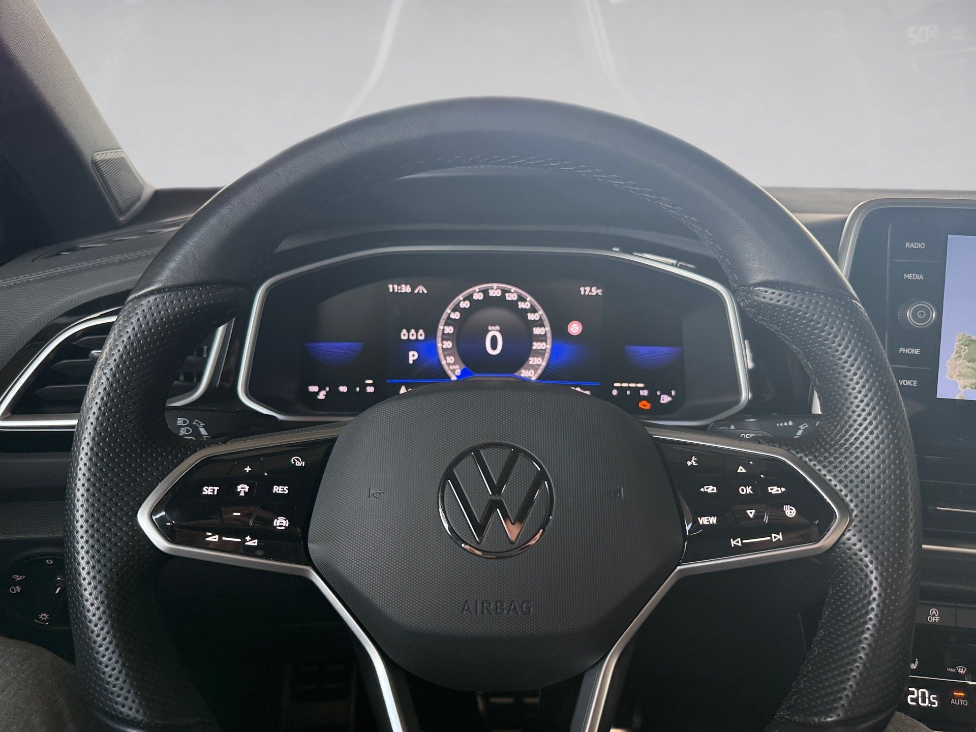 T-Roc 2.0 TSI R-Line 4M DSG Matrix Navi ACC Pano RFK