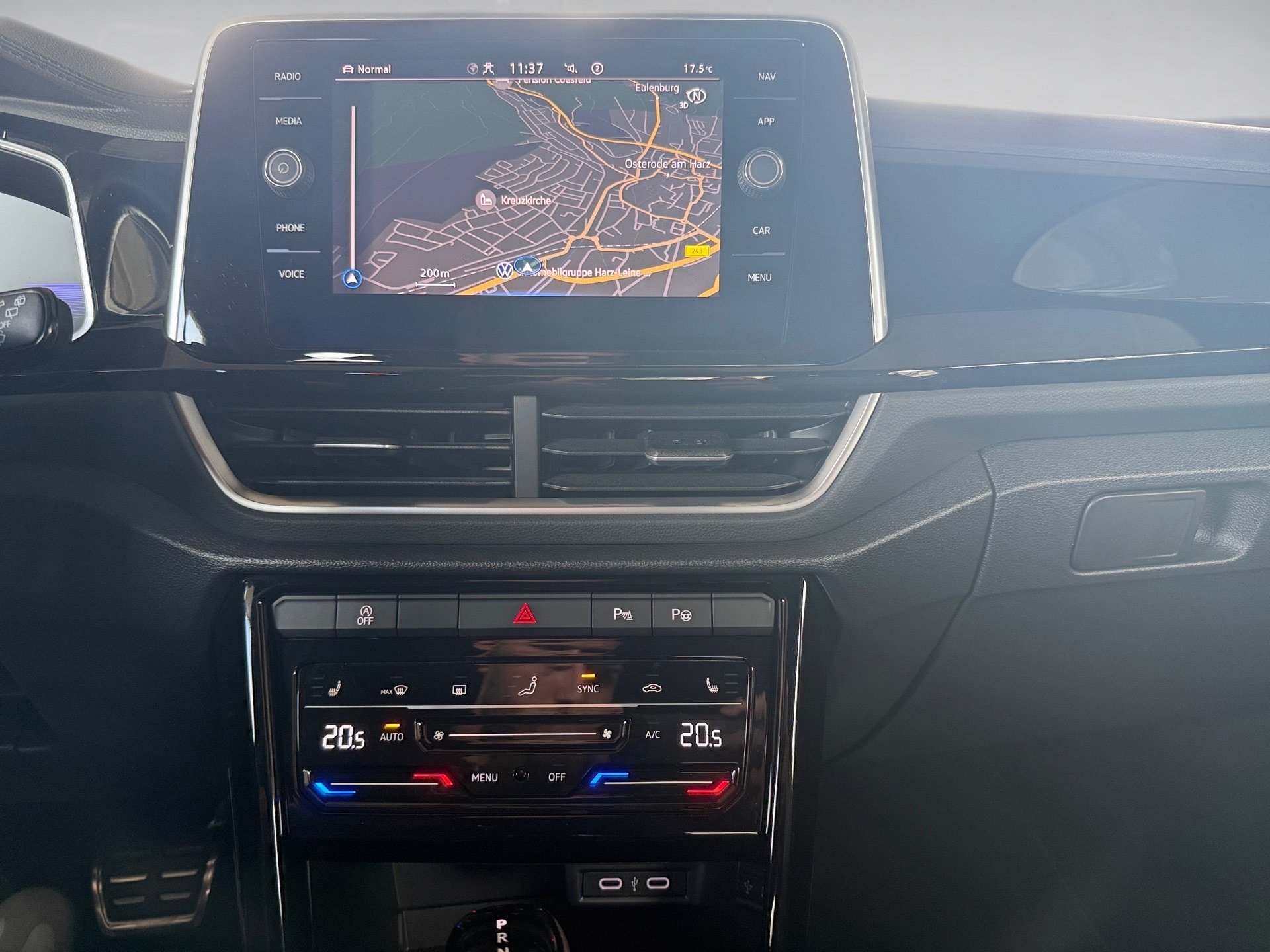 T-Roc 2.0 TSI R-Line 4M DSG Matrix Navi ACC Pano RFK
