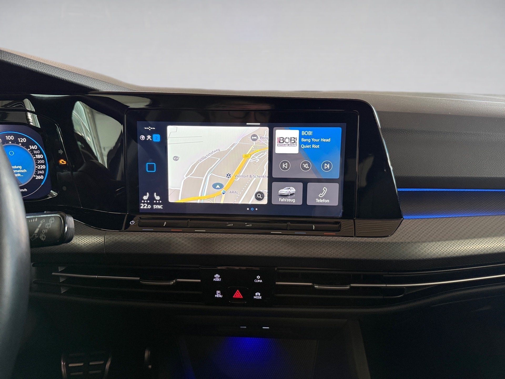 Golf Variant 1.5 eTSI Active DSG Matrix Navi ACC AHK RFK