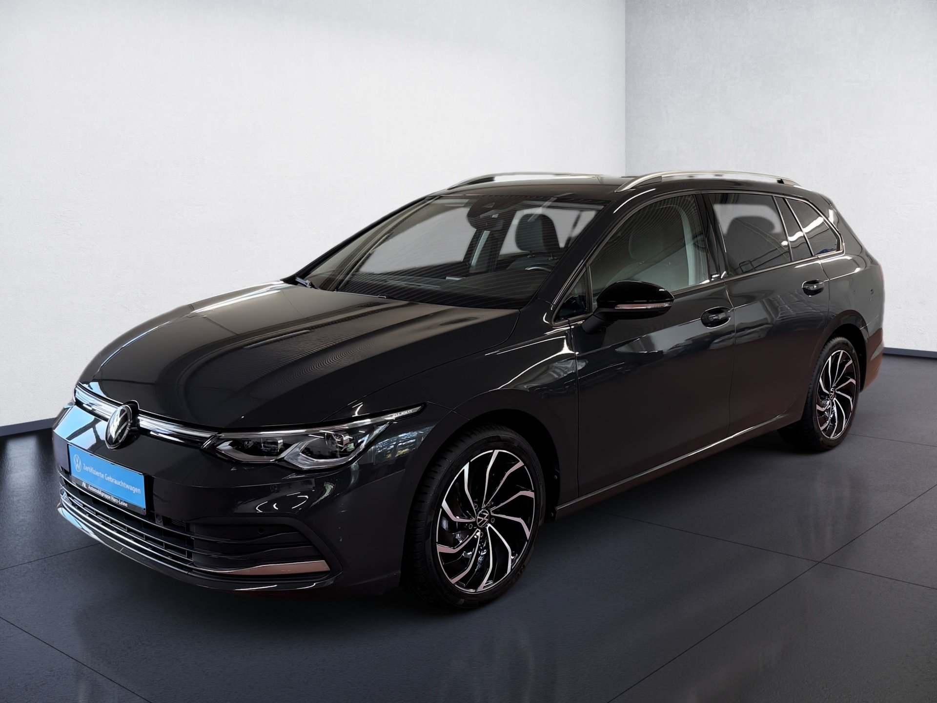 Golf Variant 1.5 eTSI Active DSG Matrix Navi ACC AHK RFK