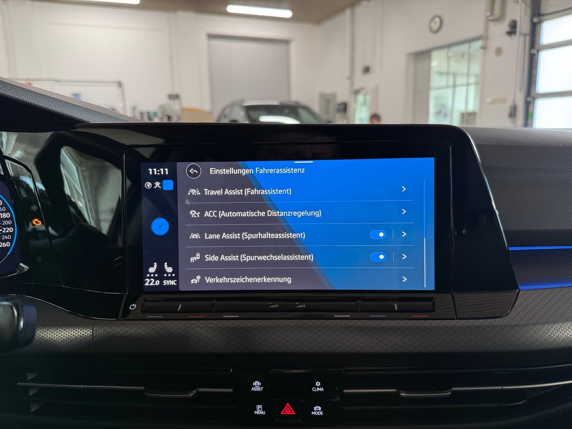 Golf Variant 1.5 eTSI Active DSG Matrix Navi ACC AHK RFK