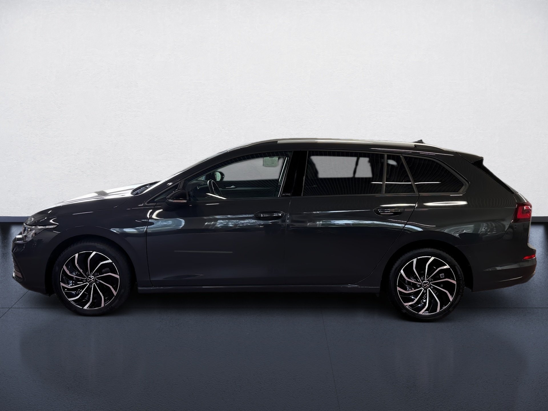 Golf Variant 1.5 eTSI Active DSG Matrix Navi ACC AHK RFK