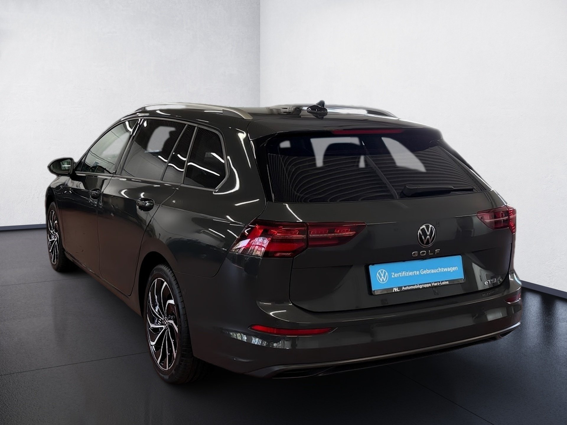 Golf Variant 1.5 eTSI Active DSG Matrix Navi ACC AHK RFK