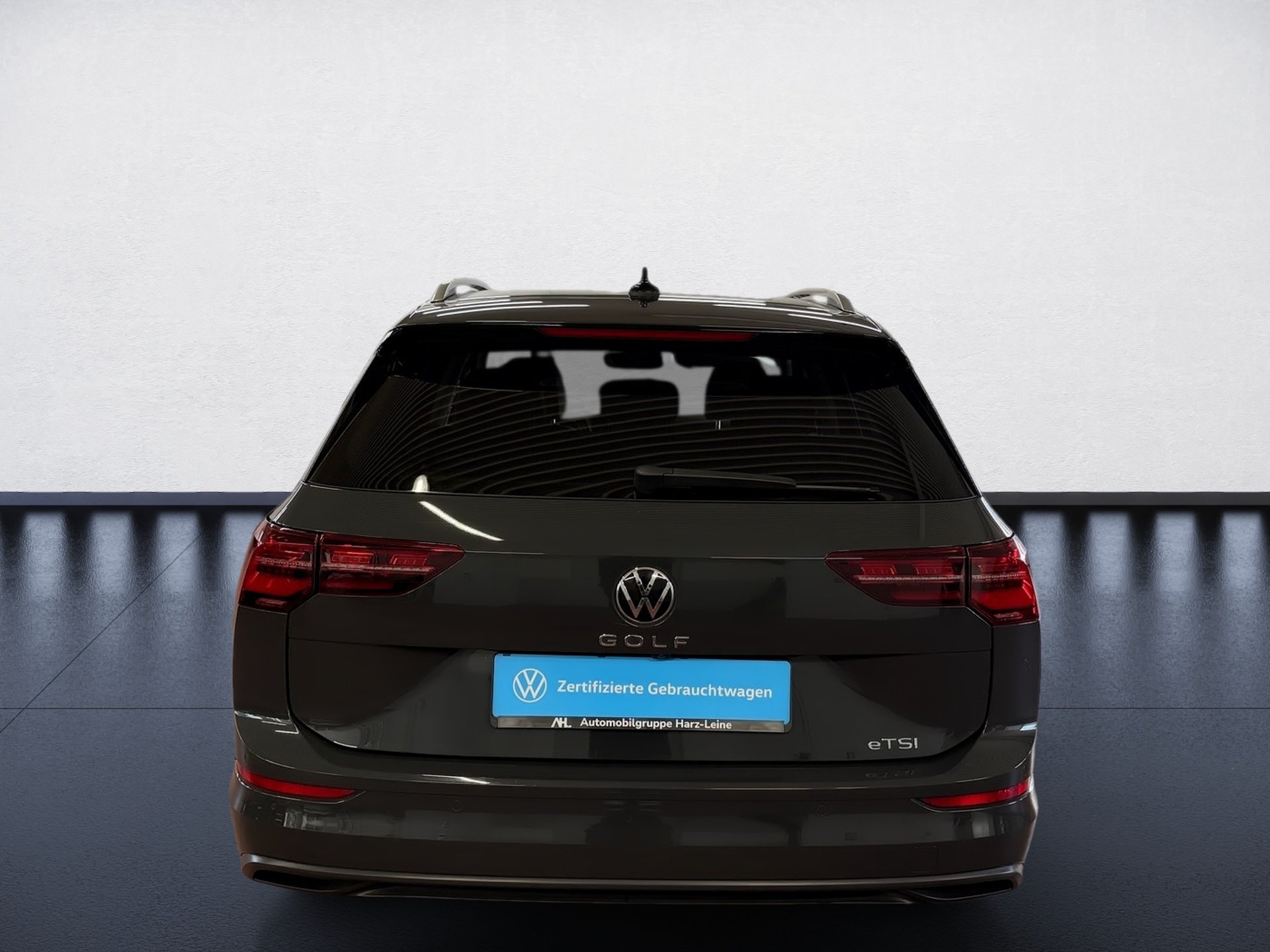 Golf Variant 1.5 eTSI Active DSG Matrix Navi ACC AHK RFK